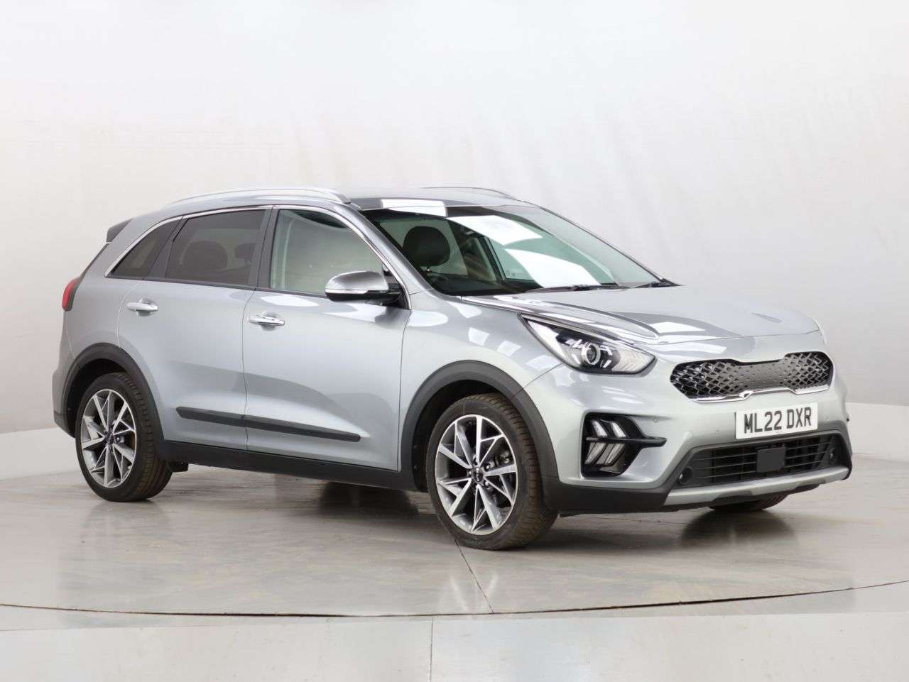 A 2022 KIA NIRO 1.6 GDi 3 SUV 5dr Petrol Hybrid DCT Euro 6 (s/s) (139 bhp) A 2022 KIA NIRO 1.6 GDi 3 SUV 5dr Petrol Hybrid DCT Euro 6 (s/s) (139 bhp)