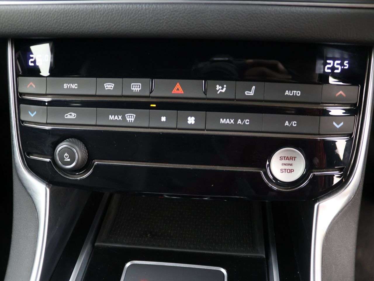 2017 JAGUAR XF 2017 JAGUAR XF