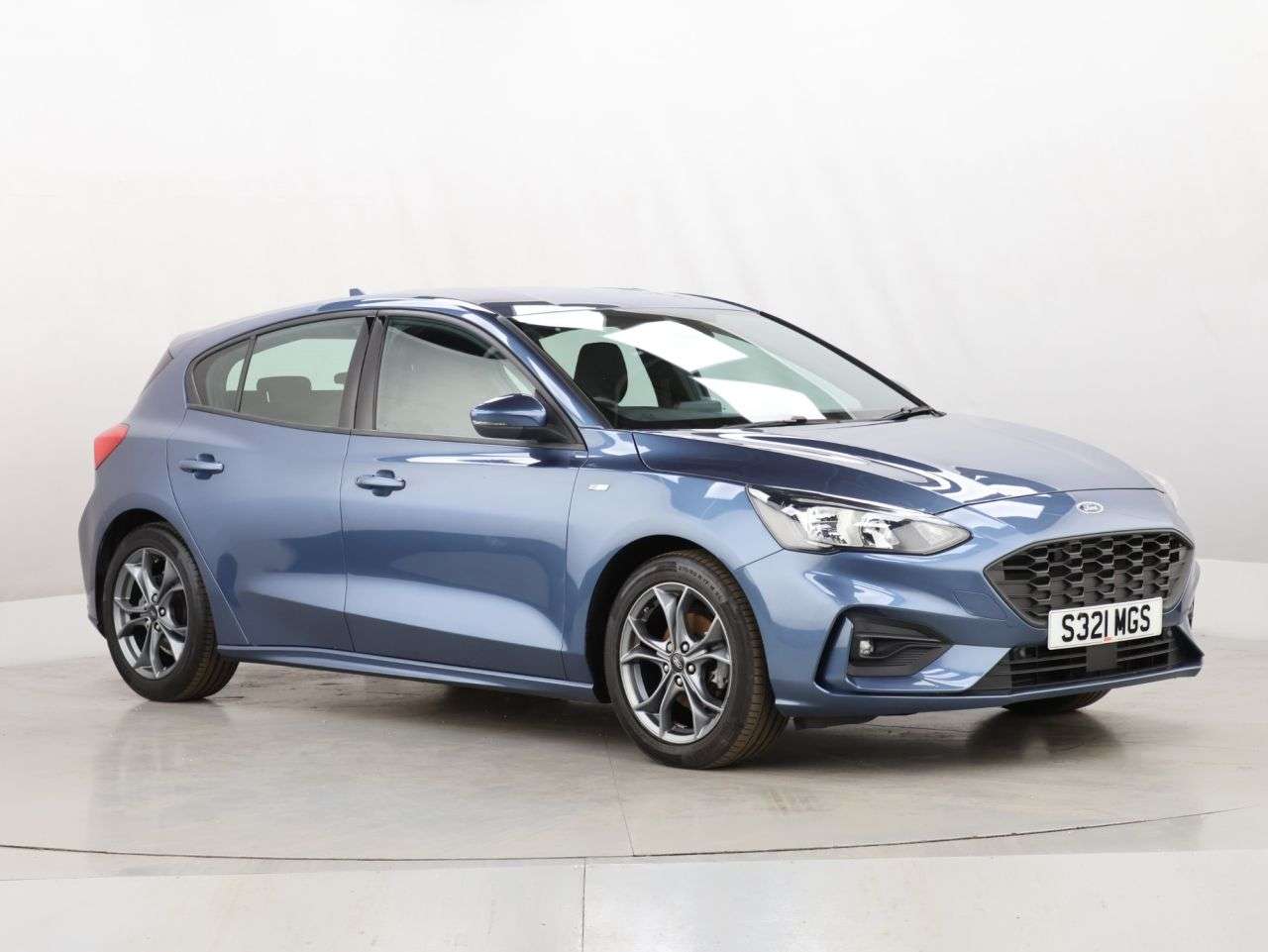 A 2019 FORD FOCUS 1.0T EcoBoost ST-Line Hatchback 5dr Petrol Manual Euro 6 (s/s) (125 ps) A 2019 FORD FOCUS 1.0T EcoBoost ST-Line Hatchback 5dr Petrol Manual Euro 6 (s/s) (125 ps)