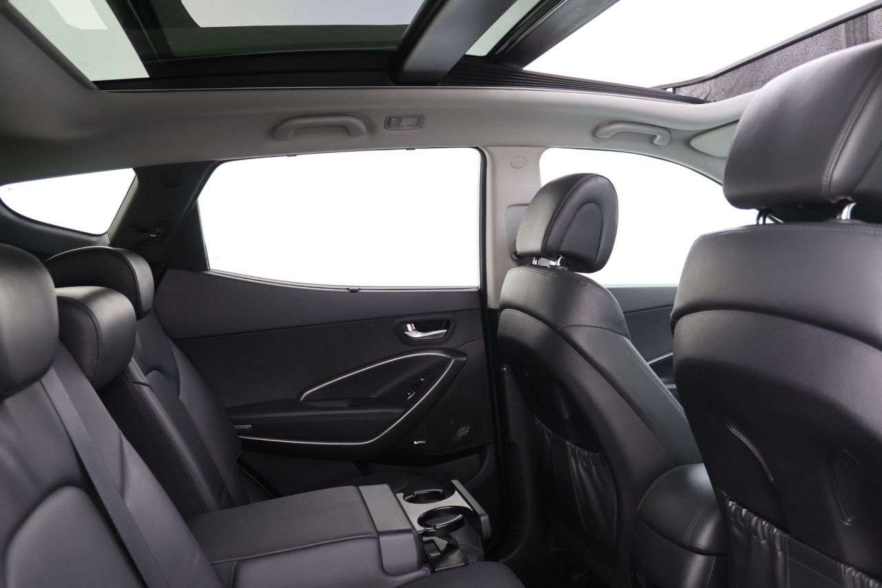 A 0 HYUNDAI SANTA FE 2.2 CRDi Blue Drive Premium SE SUV 5dr Diesel Auto 4WD Euro 6 (s/s) (7 Seat A 0 HYUNDAI SANTA FE 2.2 CRDi Blue Drive Premium SE SUV 5dr Diesel Auto 4WD Euro 6 (s/s) (7 Seat