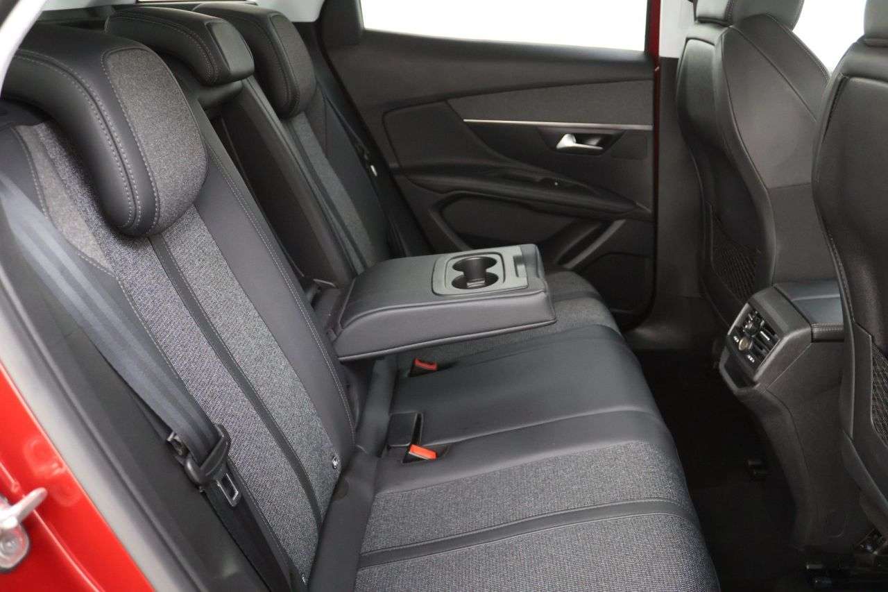 2020 PEUGEOT 3008 2020 PEUGEOT 3008