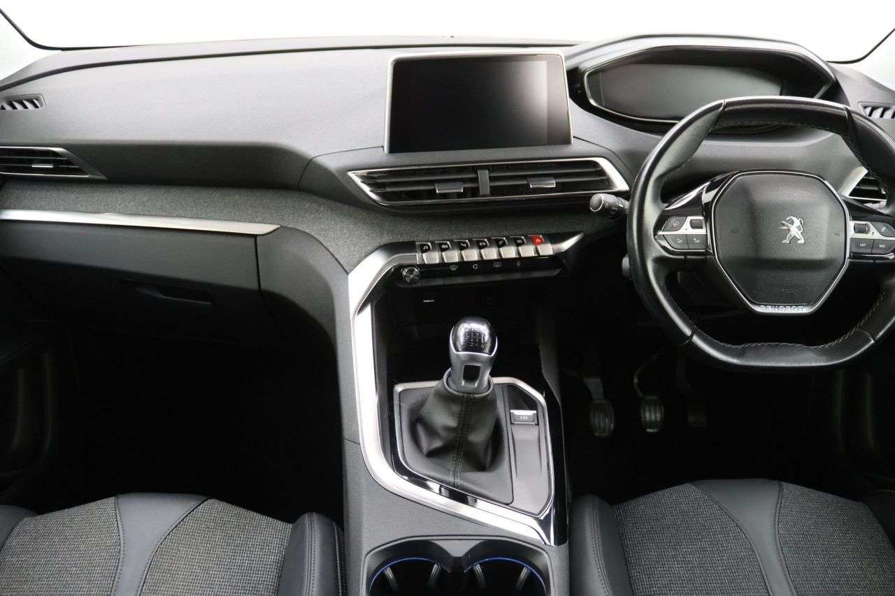 2020 PEUGEOT 3008 2020 PEUGEOT 3008