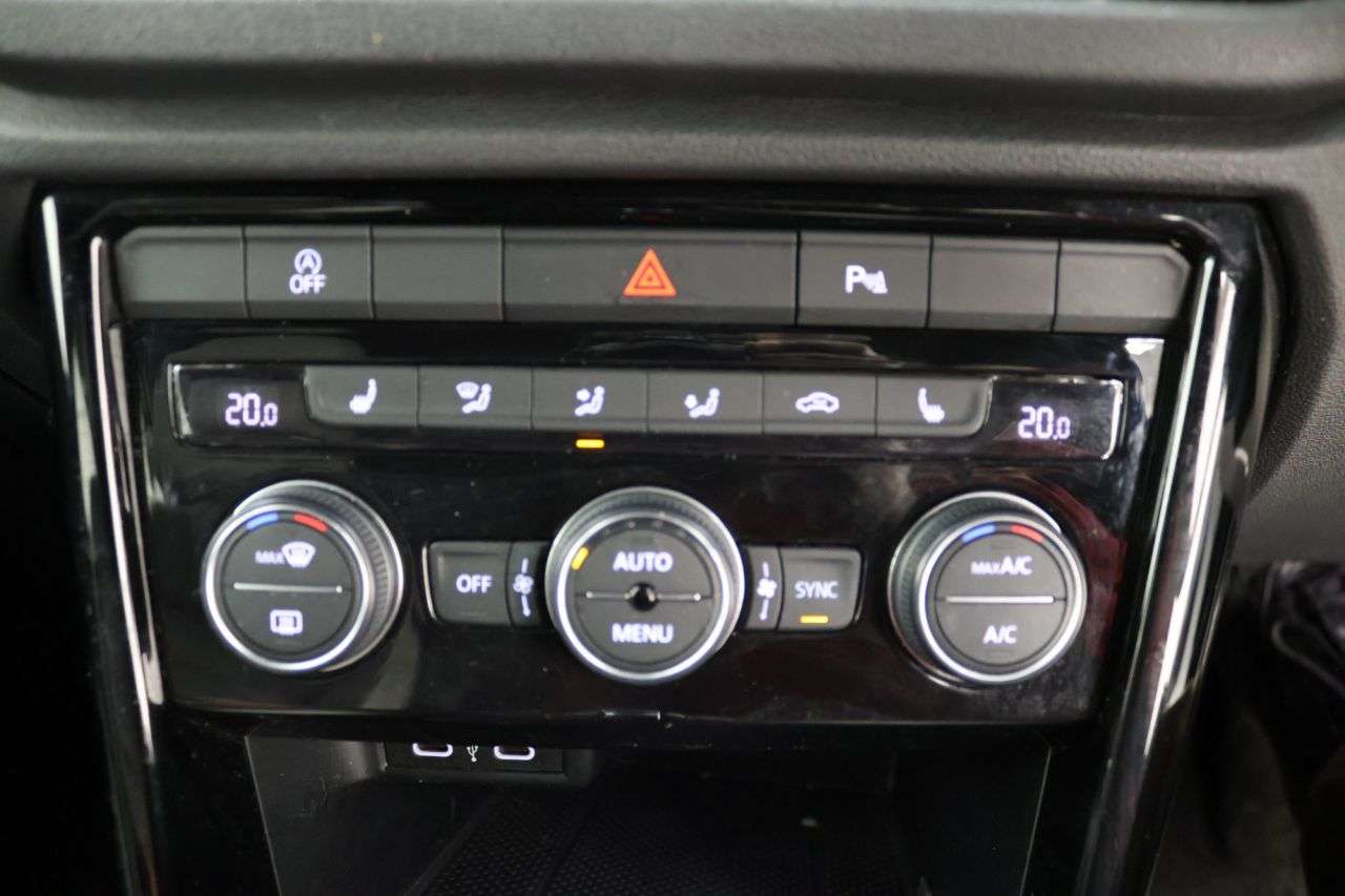 2021 VOLKSWAGEN T-ROC 2021 VOLKSWAGEN T-ROC