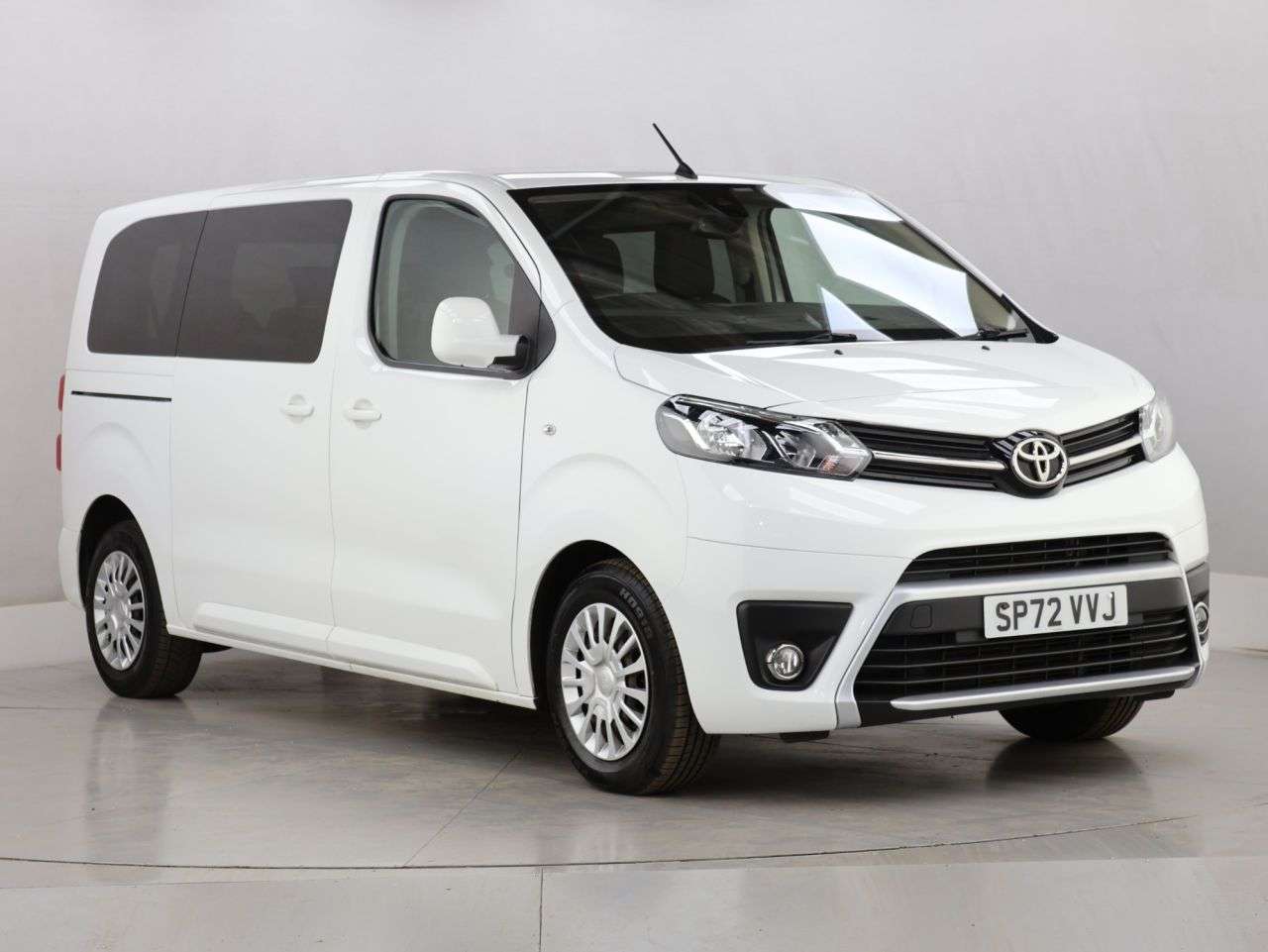A 2022 TOYOTA PROACE VERSO 1.5D Shuttle Medium MPV 5dr Diesel Manual MWB Euro 6 (s/s) (9 Seat) (120 ps A 2022 TOYOTA PROACE VERSO 1.5D Shuttle Medium MPV 5dr Diesel Manual MWB Euro 6 (s/s) (9 Seat) (120 ps