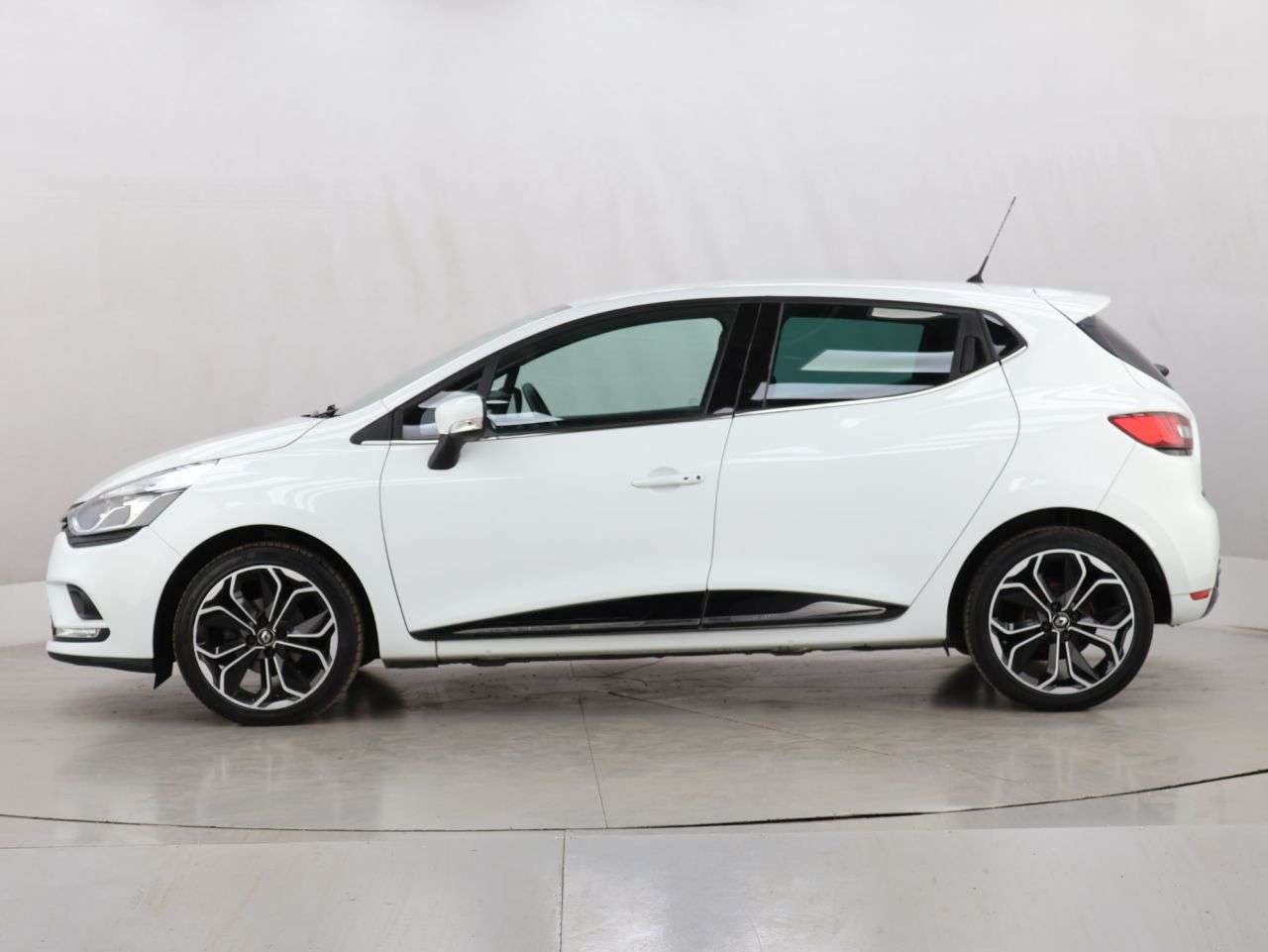 2018 RENAULT CLIO 2018 RENAULT CLIO