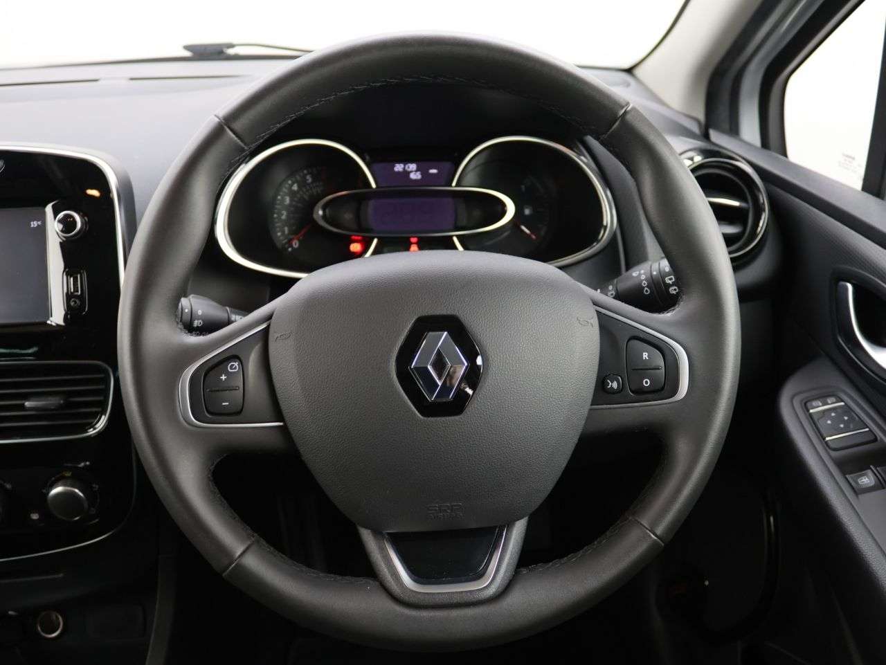 2018 RENAULT CLIO 2018 RENAULT CLIO