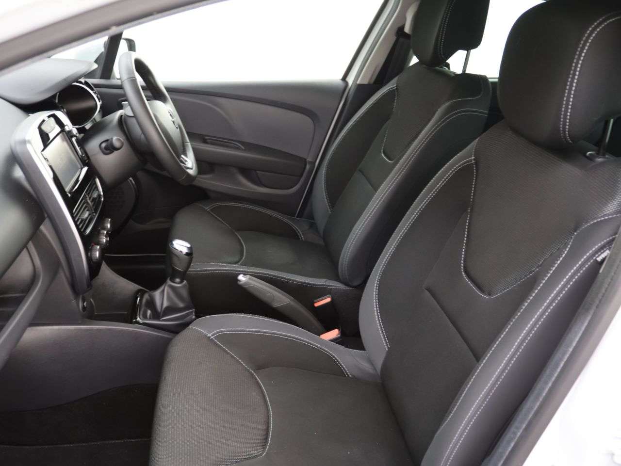 2018 RENAULT CLIO 2018 RENAULT CLIO