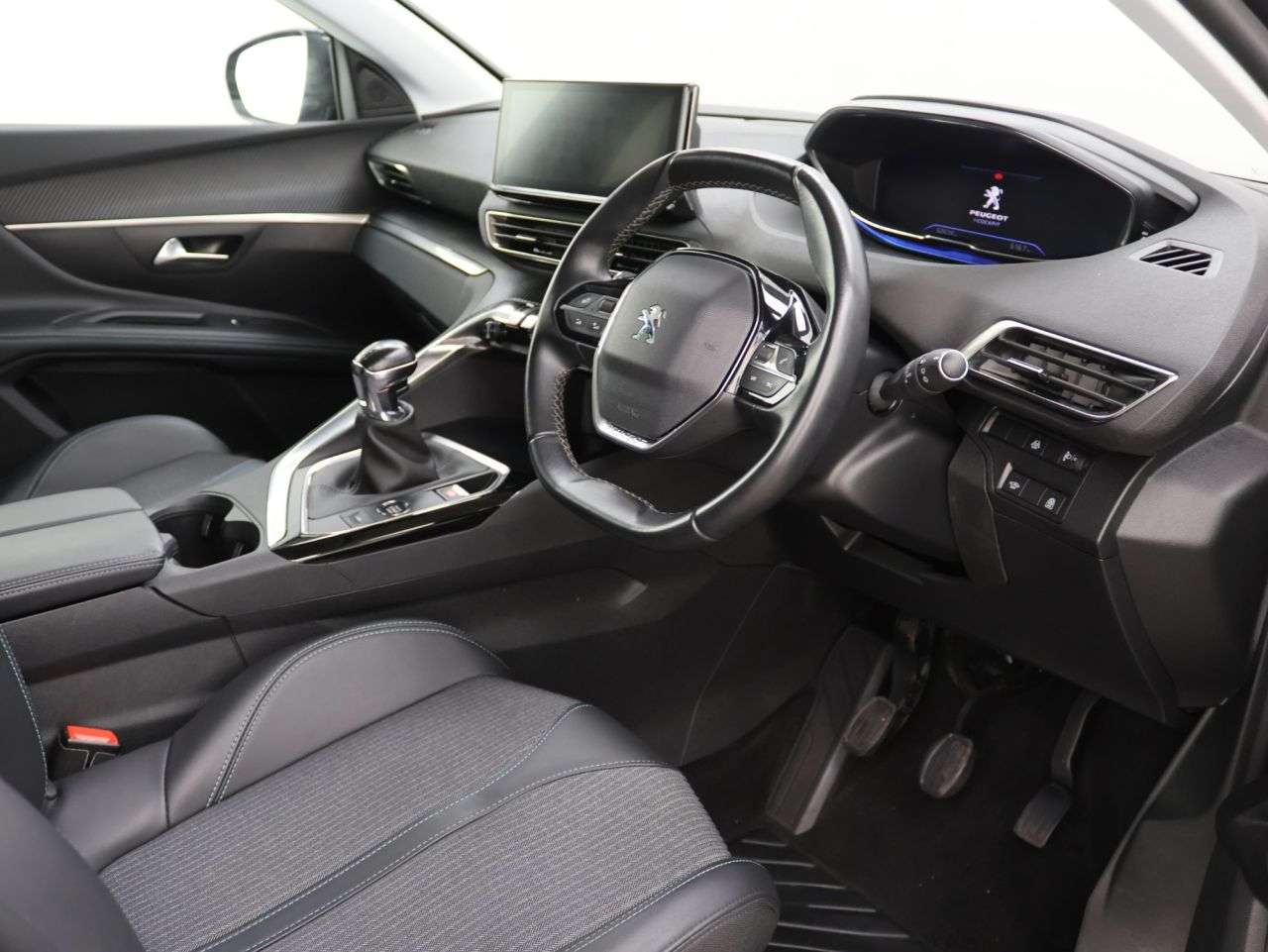 2021 PEUGEOT 5008 2021 PEUGEOT 5008