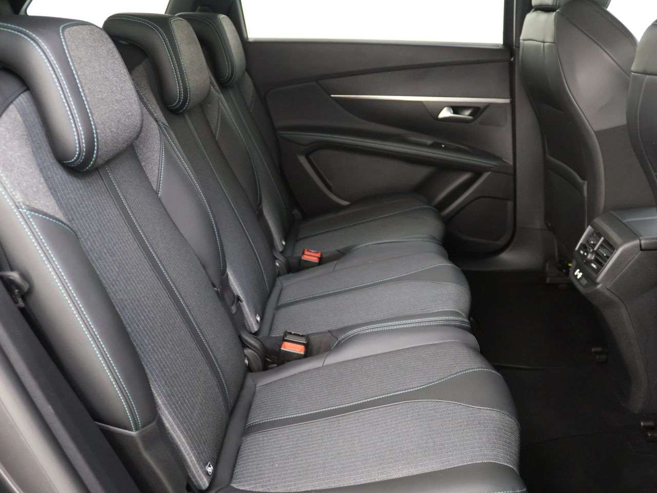 2021 PEUGEOT 5008 2021 PEUGEOT 5008