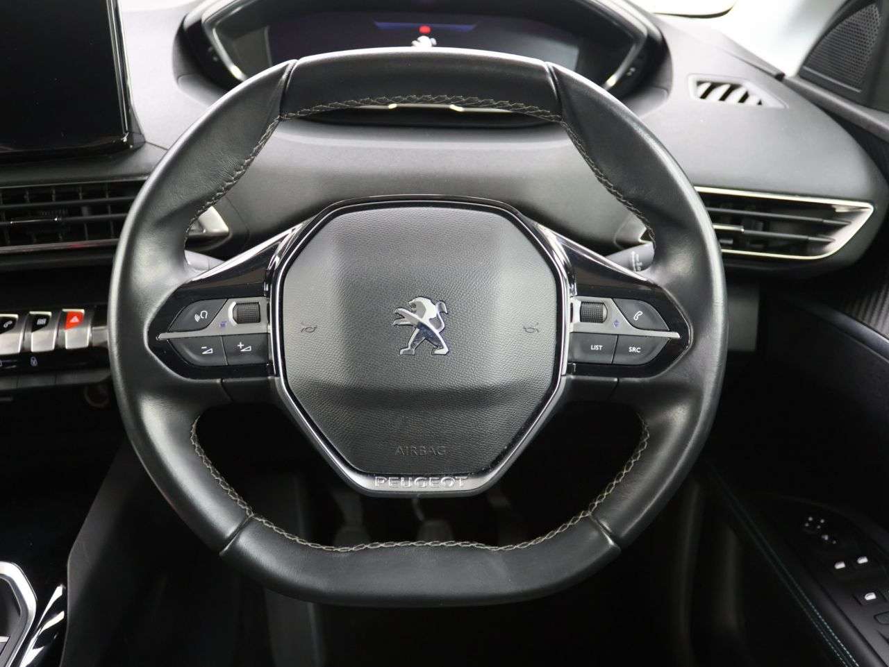 2021 PEUGEOT 5008 2021 PEUGEOT 5008