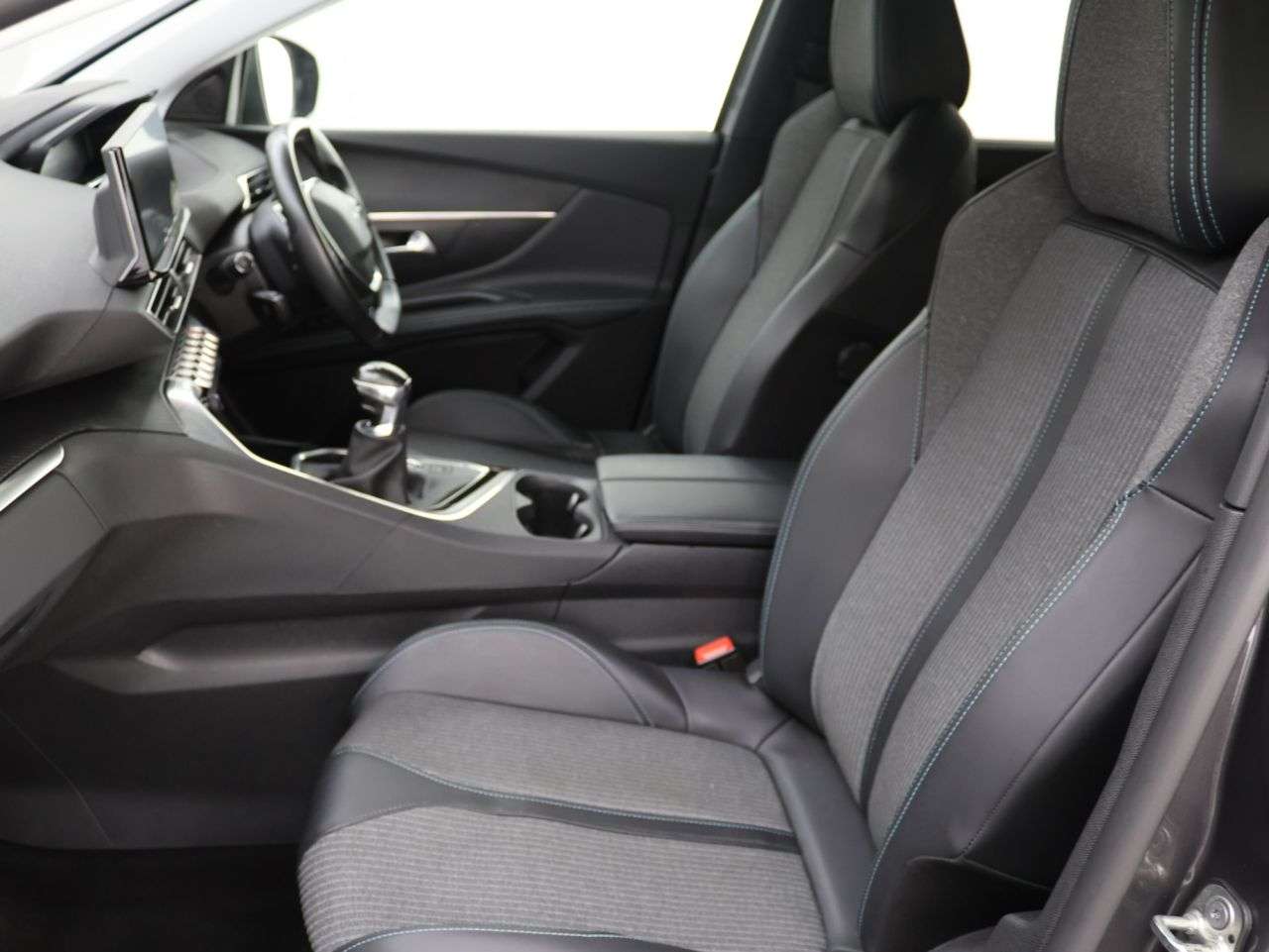 2021 PEUGEOT 5008 2021 PEUGEOT 5008