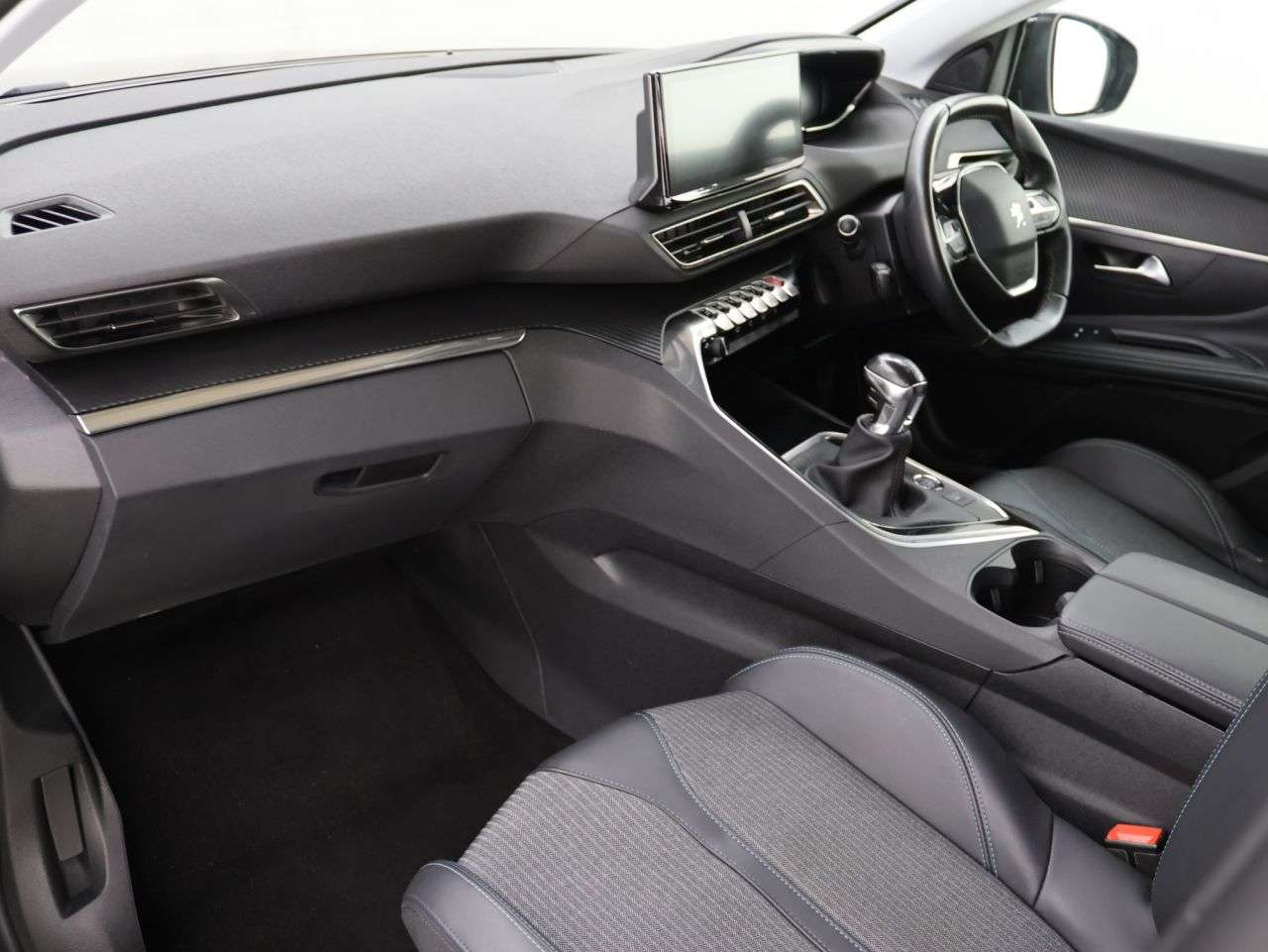 2021 PEUGEOT 5008 2021 PEUGEOT 5008