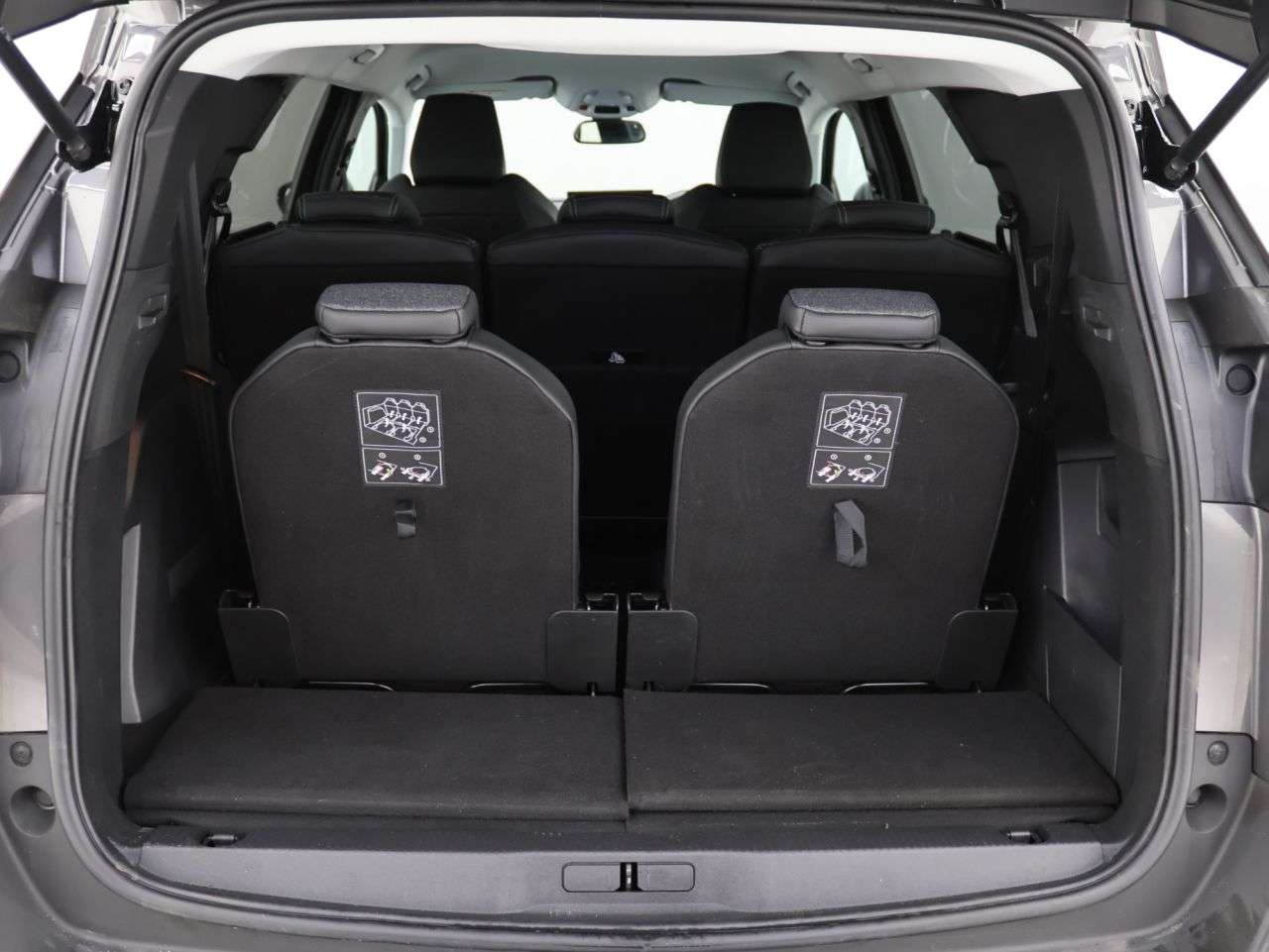 2021 PEUGEOT 5008 2021 PEUGEOT 5008