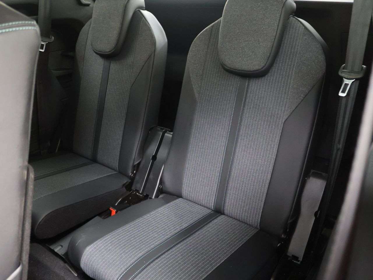 2021 PEUGEOT 5008 2021 PEUGEOT 5008