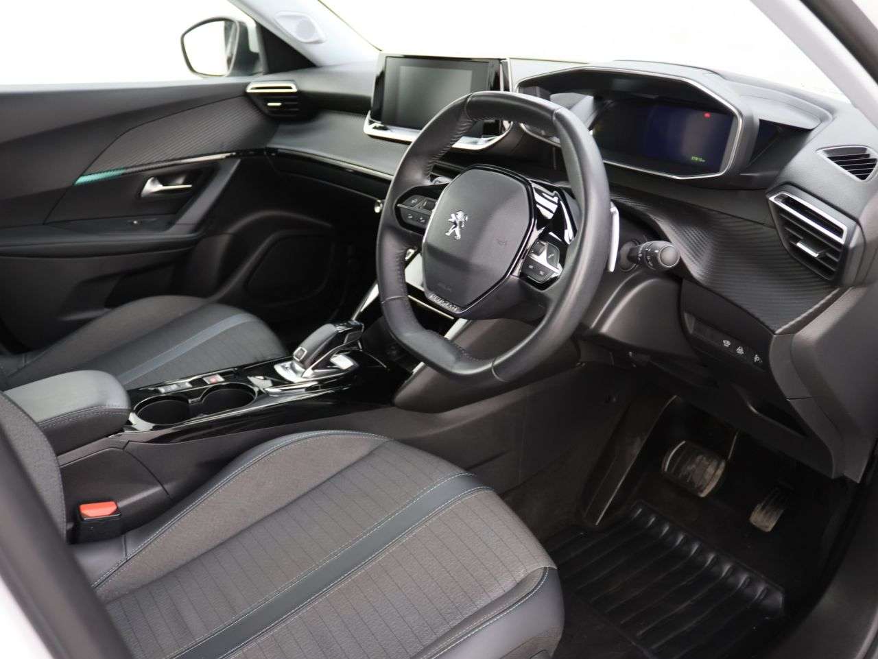 2022 PEUGEOT 2008 2022 PEUGEOT 2008