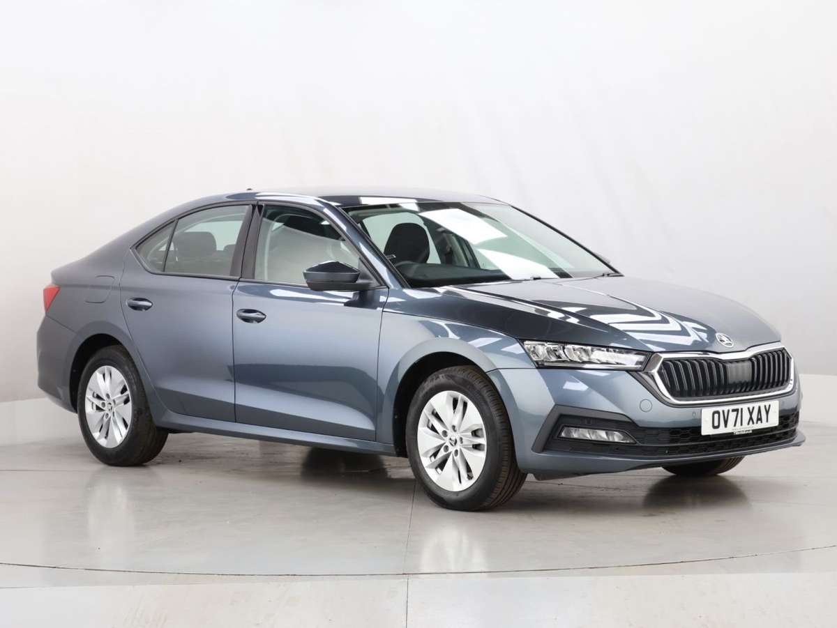 Check out this Skoda Octavia 2021 Petrol Manual