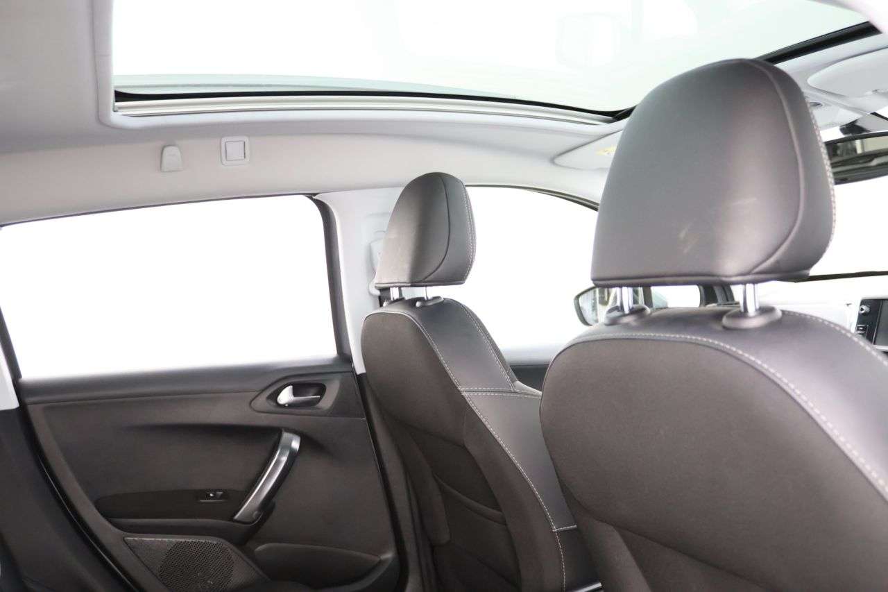 2019 PEUGEOT 2008 2019 PEUGEOT 2008