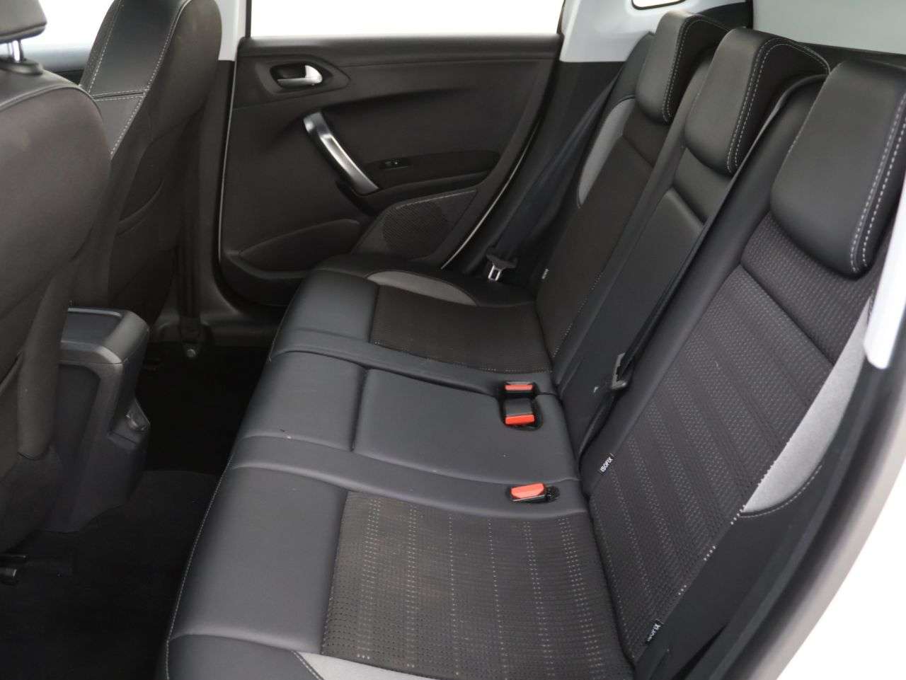 2018 PEUGEOT 2008 2018 PEUGEOT 2008