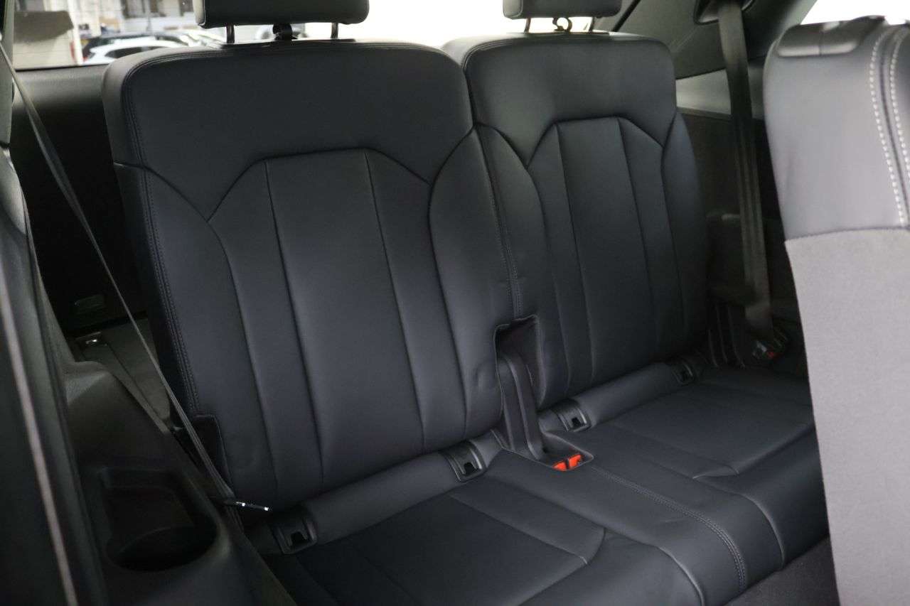 2022 AUDI Q7 2022 AUDI Q7