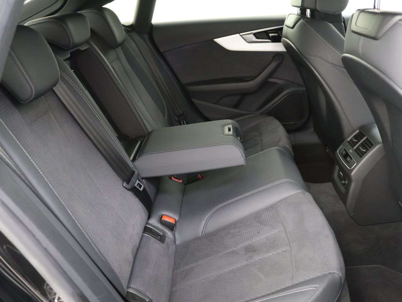 2021 AUDI A5 2021 AUDI A5