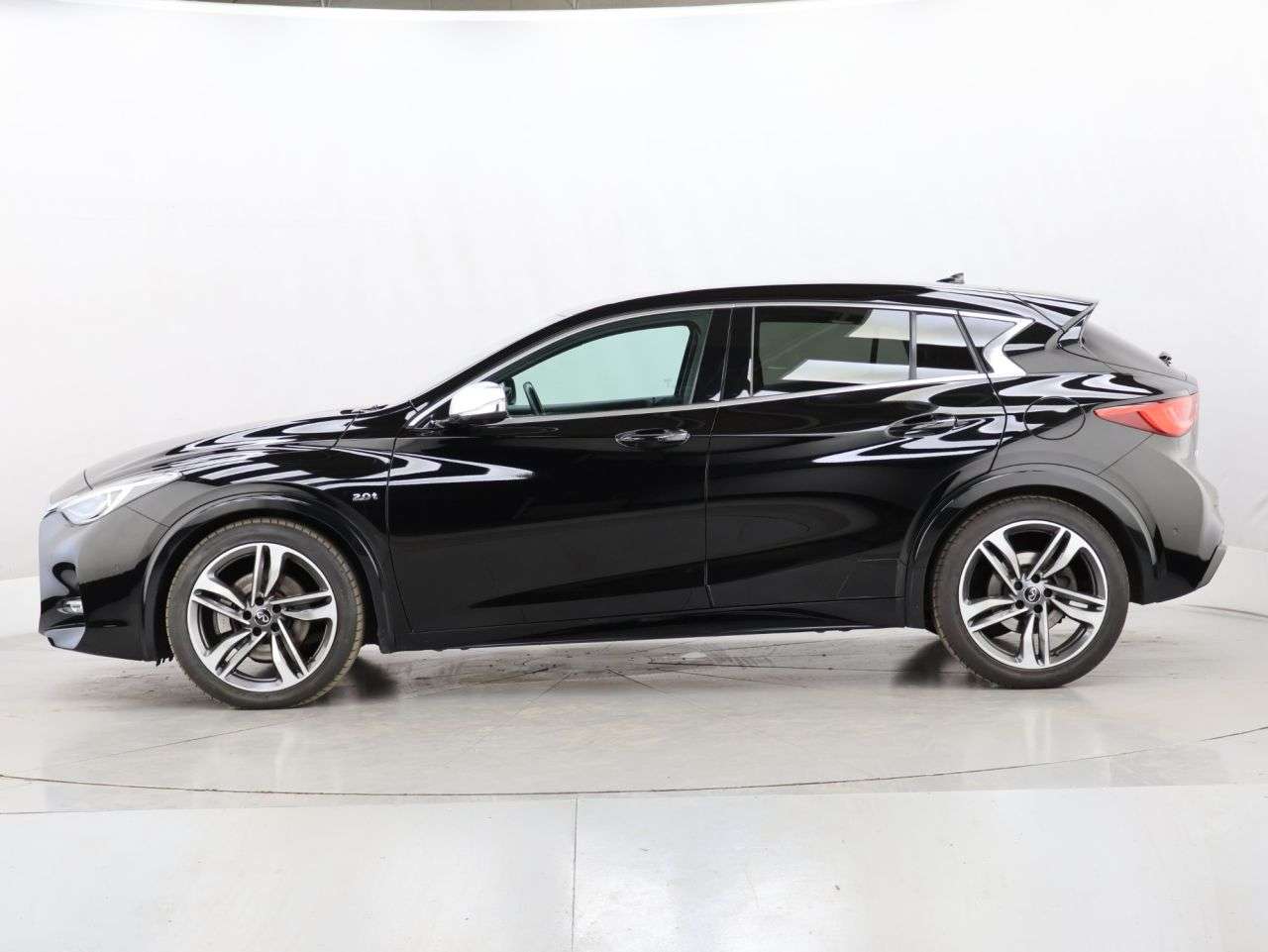 2016 INFINITI Q30 2016 INFINITI Q30