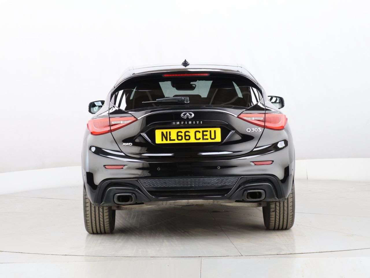 2016 INFINITI Q30 2016 INFINITI Q30