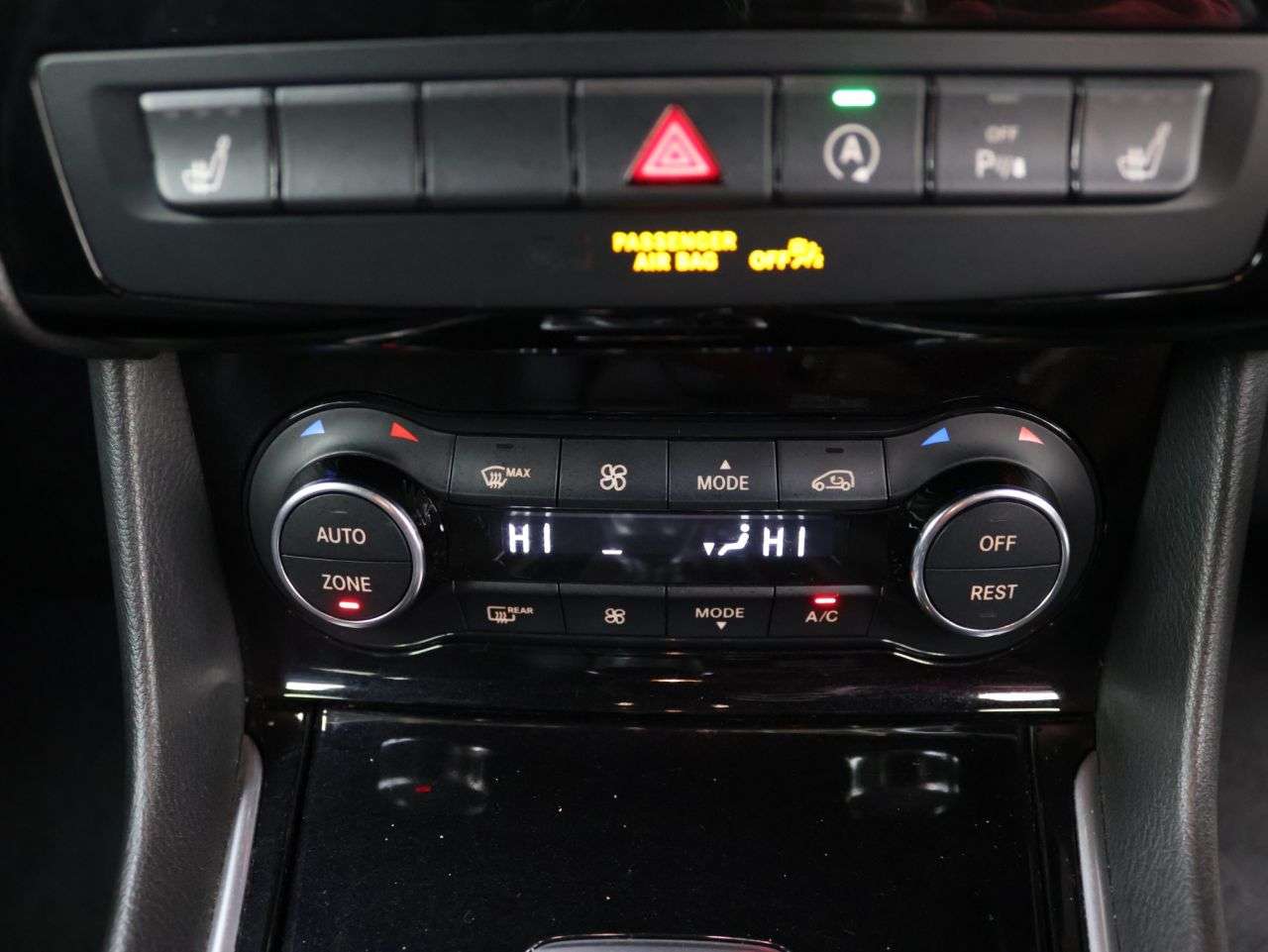 2016 INFINITI Q30 2016 INFINITI Q30