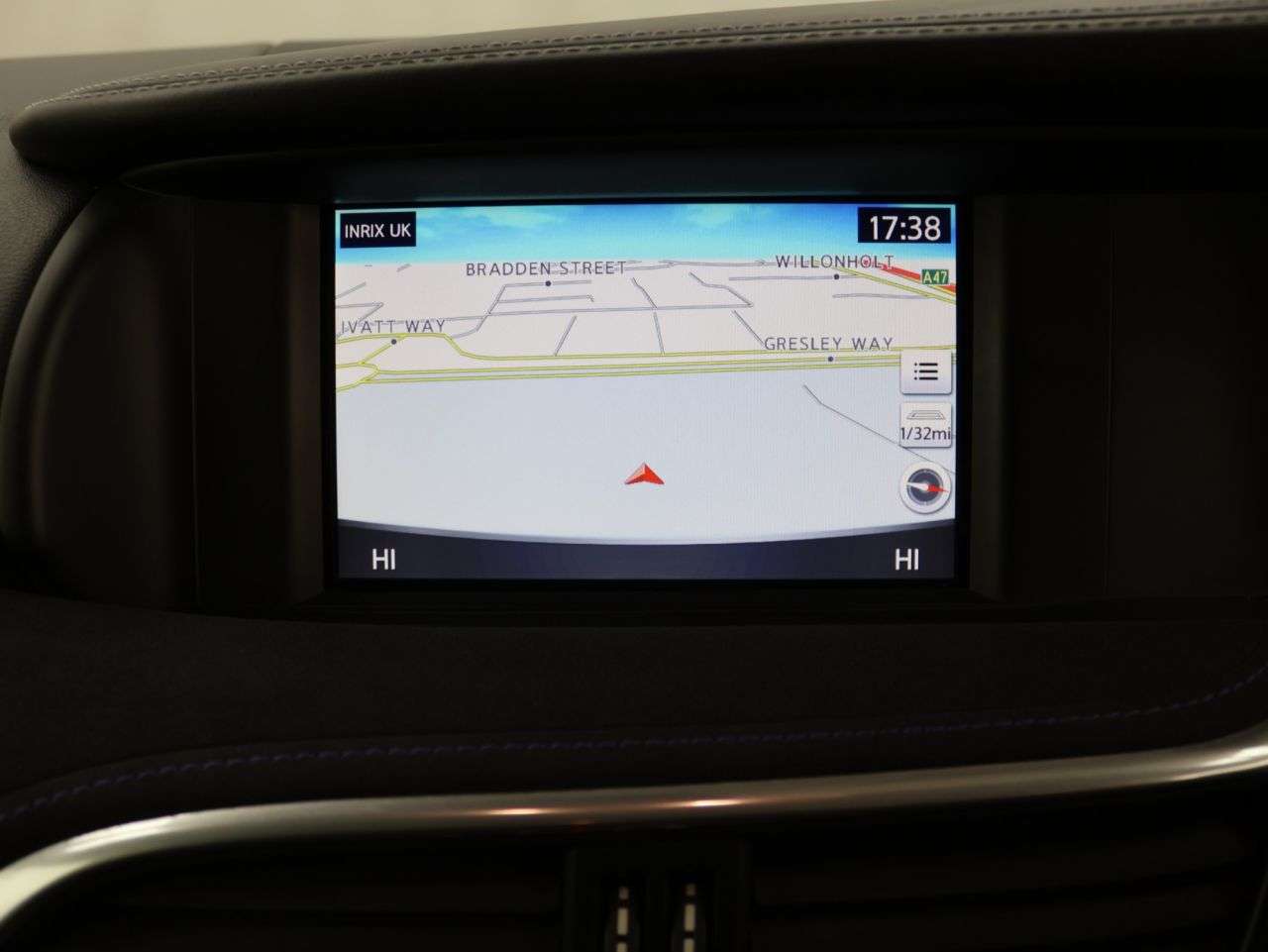 2016 INFINITI Q30 2016 INFINITI Q30