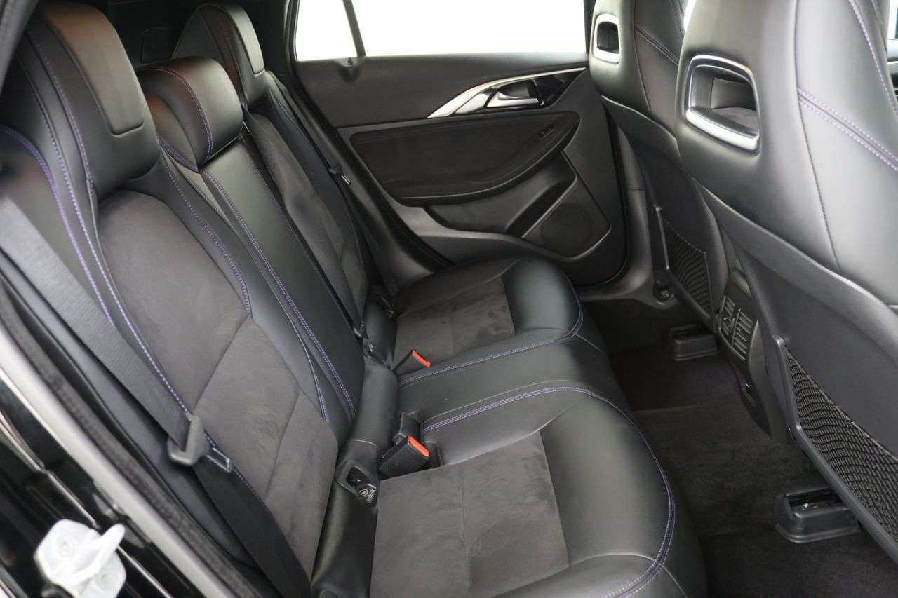 2016 INFINITI Q30 2016 INFINITI Q30