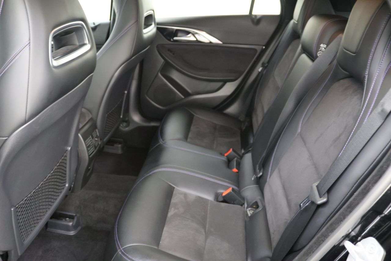 2016 INFINITI Q30 2016 INFINITI Q30