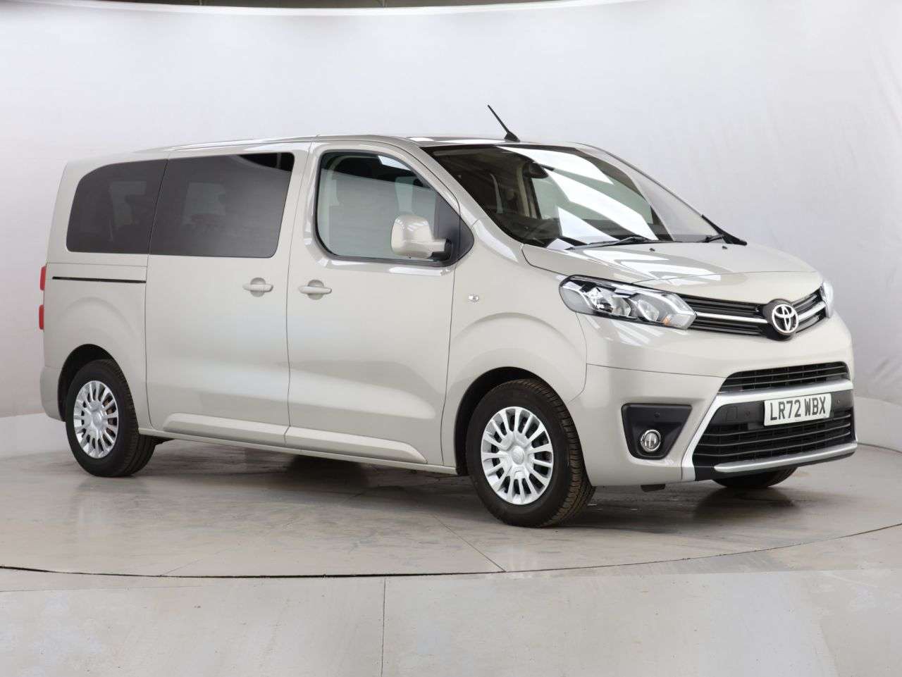 A 2022 TOYOTA PROACE VERSO 1.5D Shuttle Medium MPV 5dr Diesel Manual MWB Euro 6 (s/s) (9 Seat) (120 ps A 2022 TOYOTA PROACE VERSO 1.5D Shuttle Medium MPV 5dr Diesel Manual MWB Euro 6 (s/s) (9 Seat) (120 ps