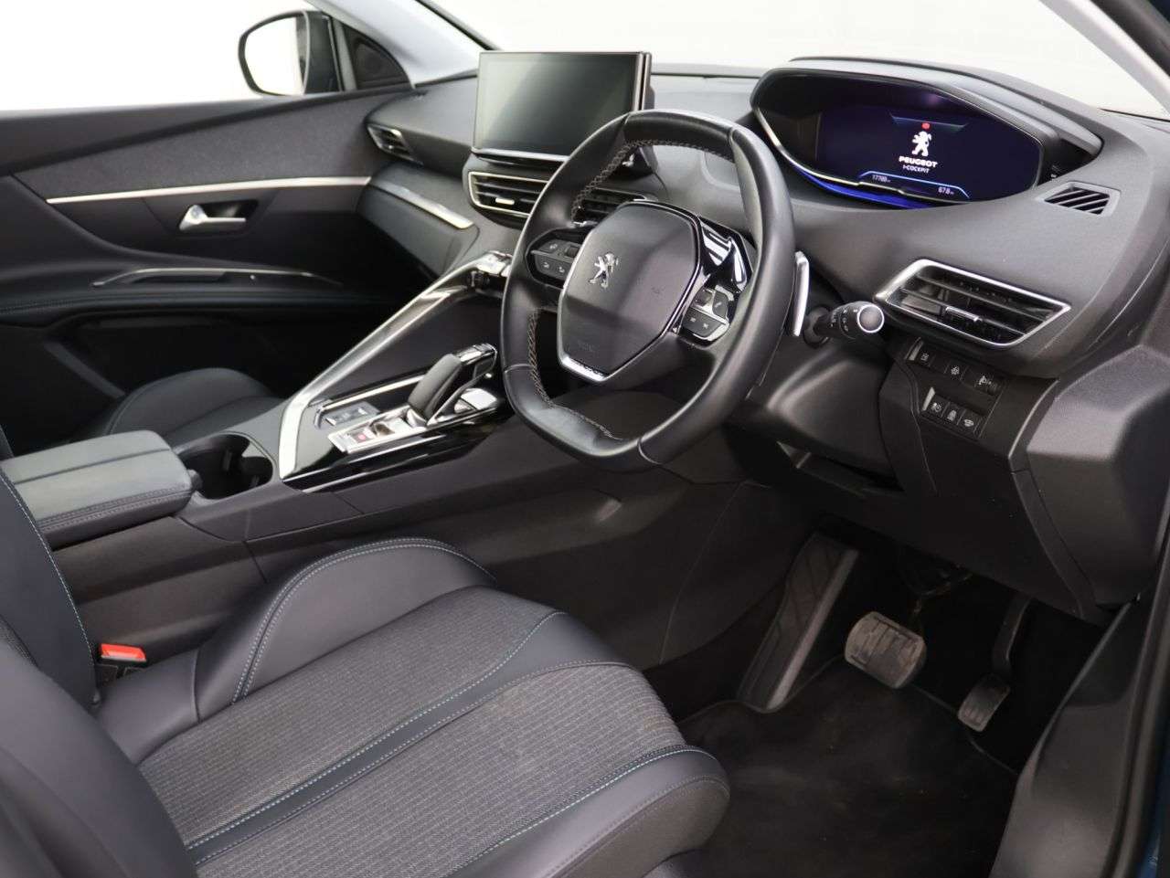 2022 PEUGEOT 3008 2022 PEUGEOT 3008