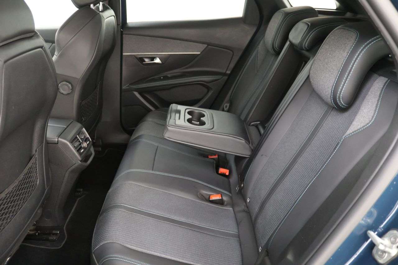 2022 PEUGEOT 3008 2022 PEUGEOT 3008