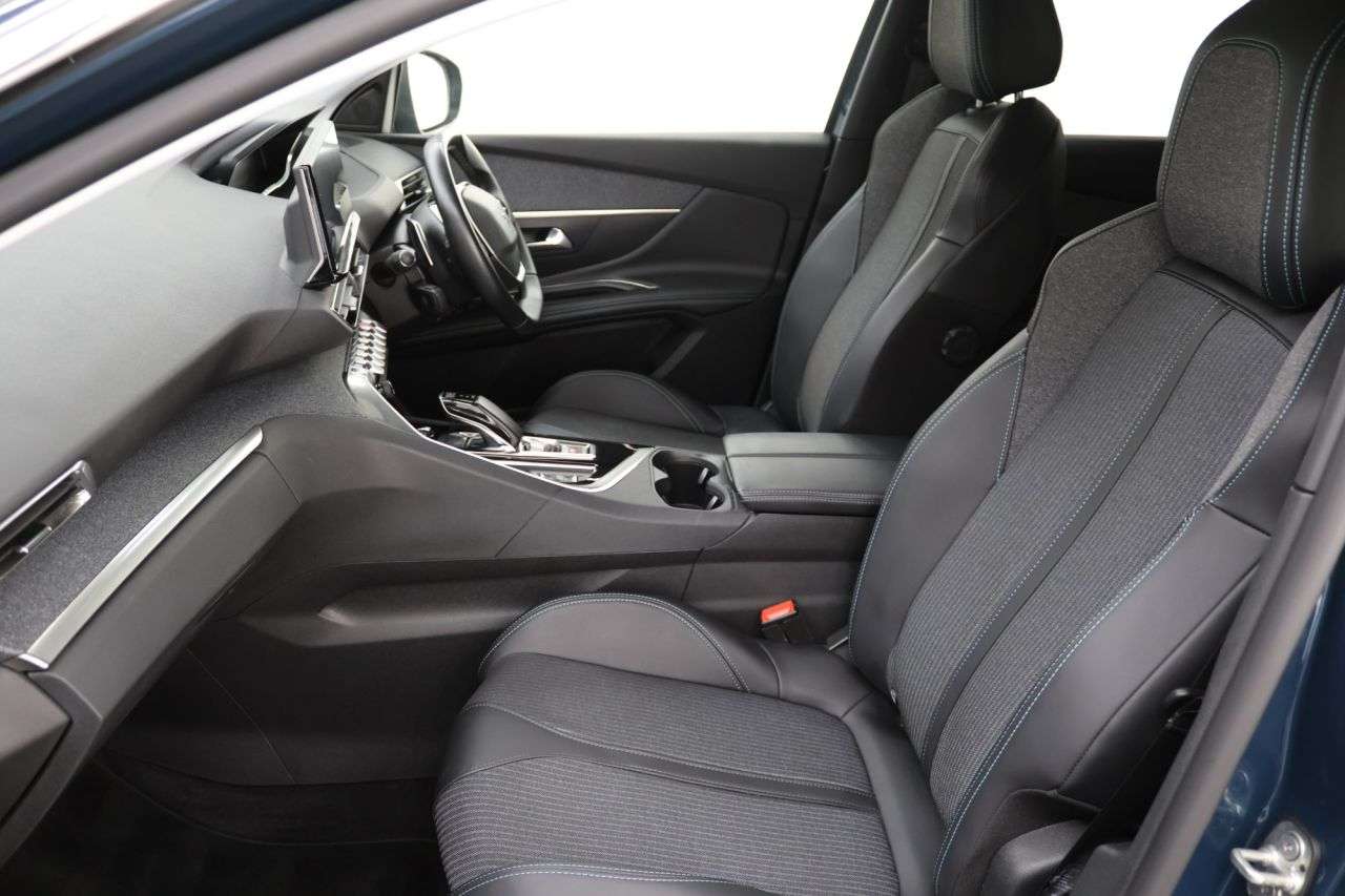 2022 PEUGEOT 3008 2022 PEUGEOT 3008