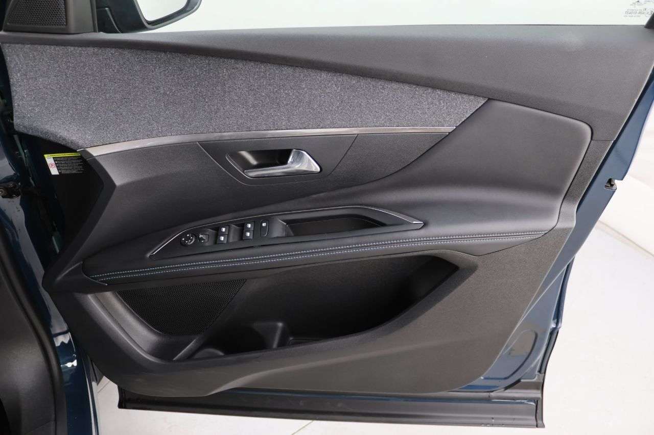 2022 PEUGEOT 3008 2022 PEUGEOT 3008