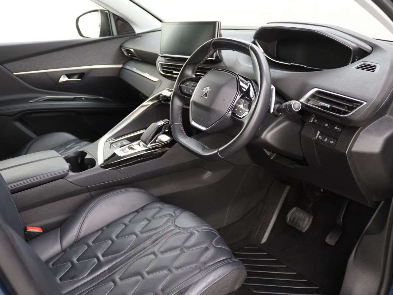 2022 PEUGEOT 3008 2022 PEUGEOT 3008