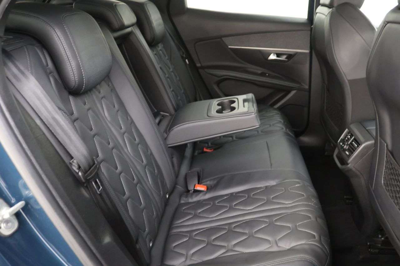 2022 PEUGEOT 3008 2022 PEUGEOT 3008