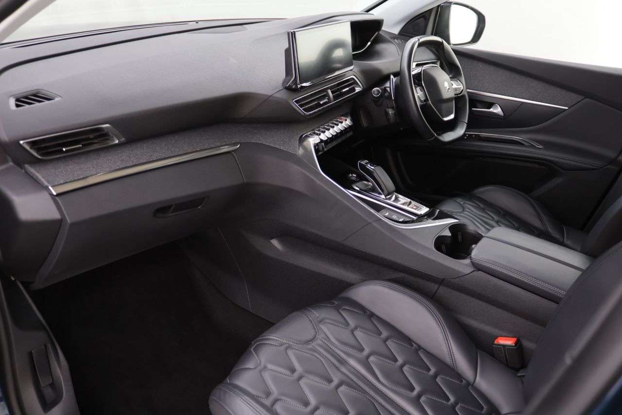 2022 PEUGEOT 3008 2022 PEUGEOT 3008