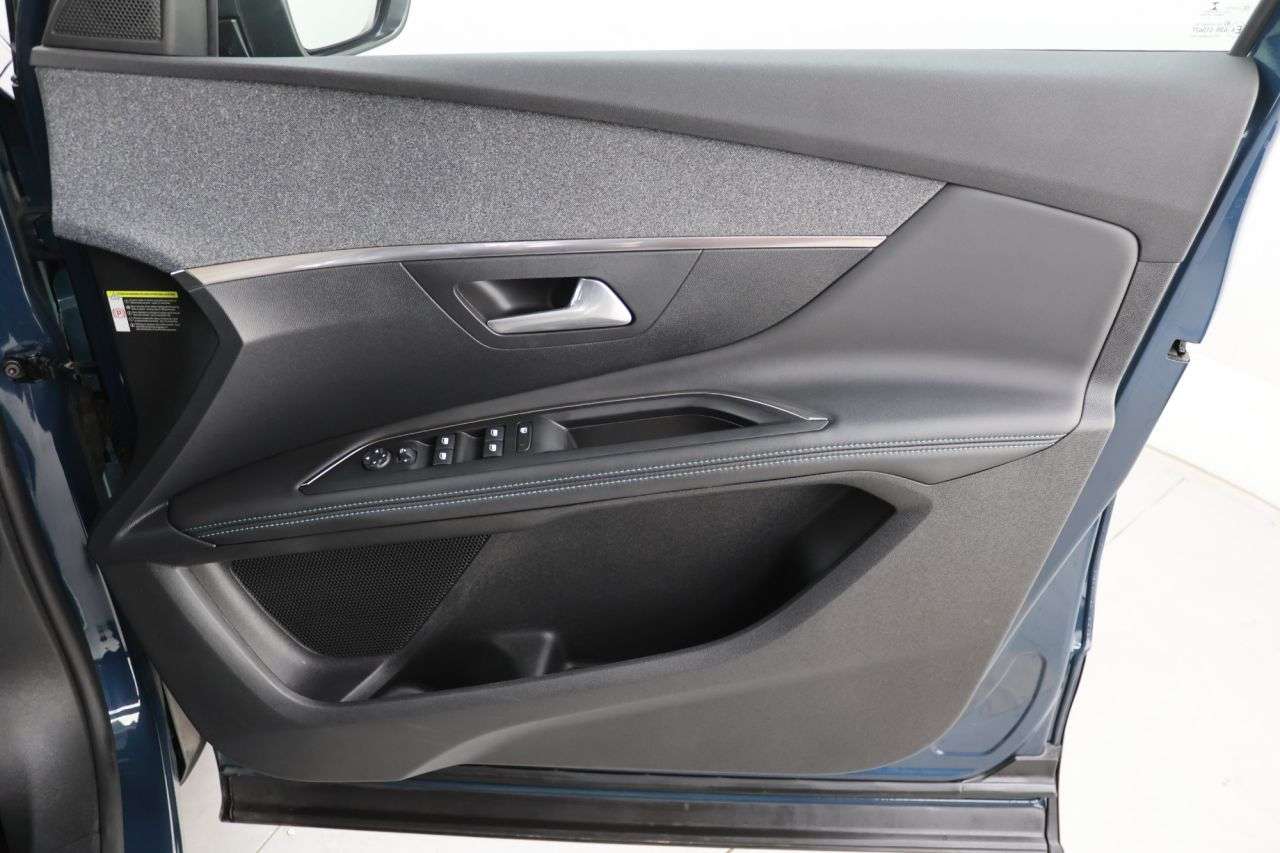 2022 PEUGEOT 3008 2022 PEUGEOT 3008