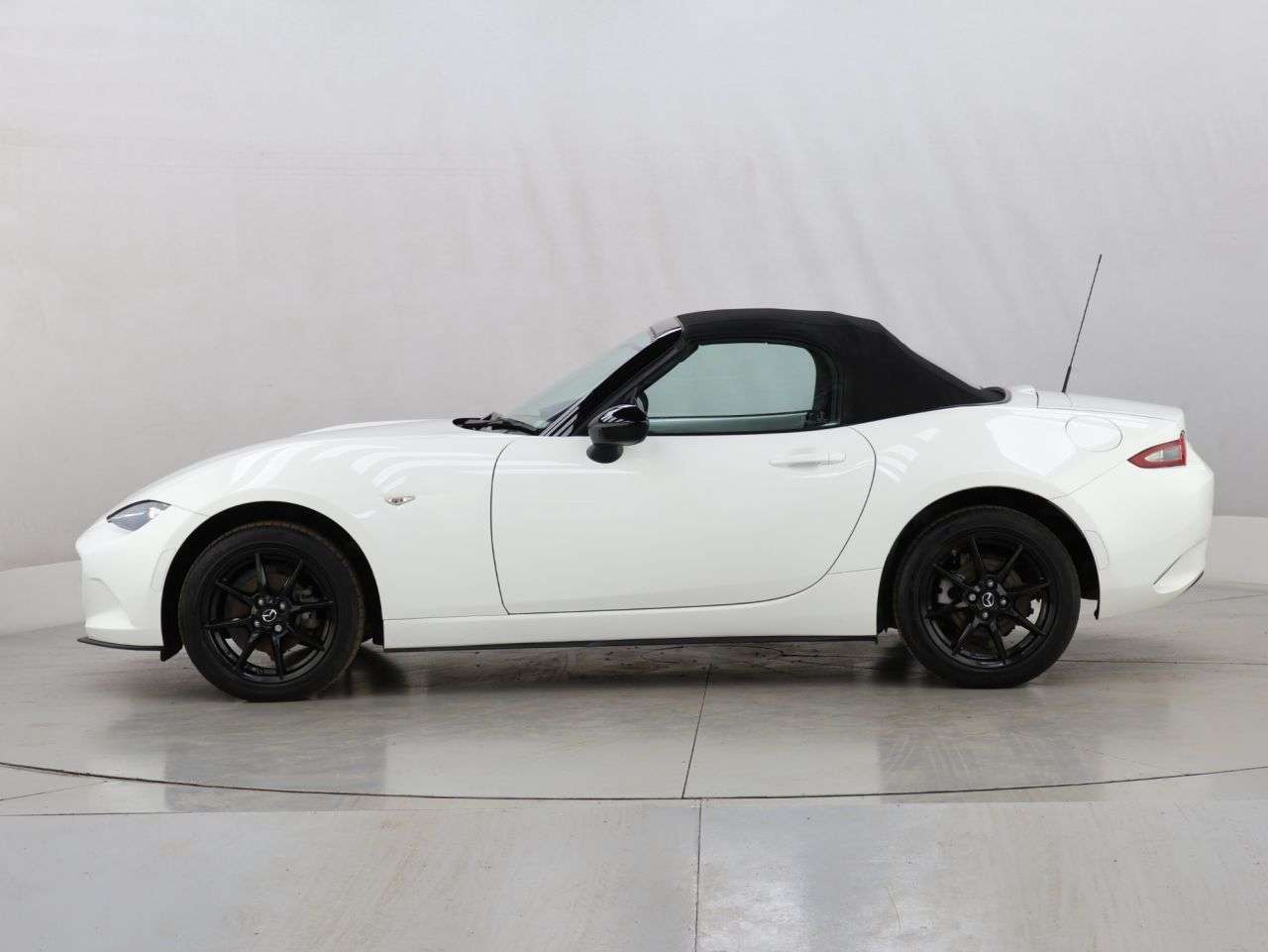2022 MAZDA MX-5 2022 MAZDA MX-5