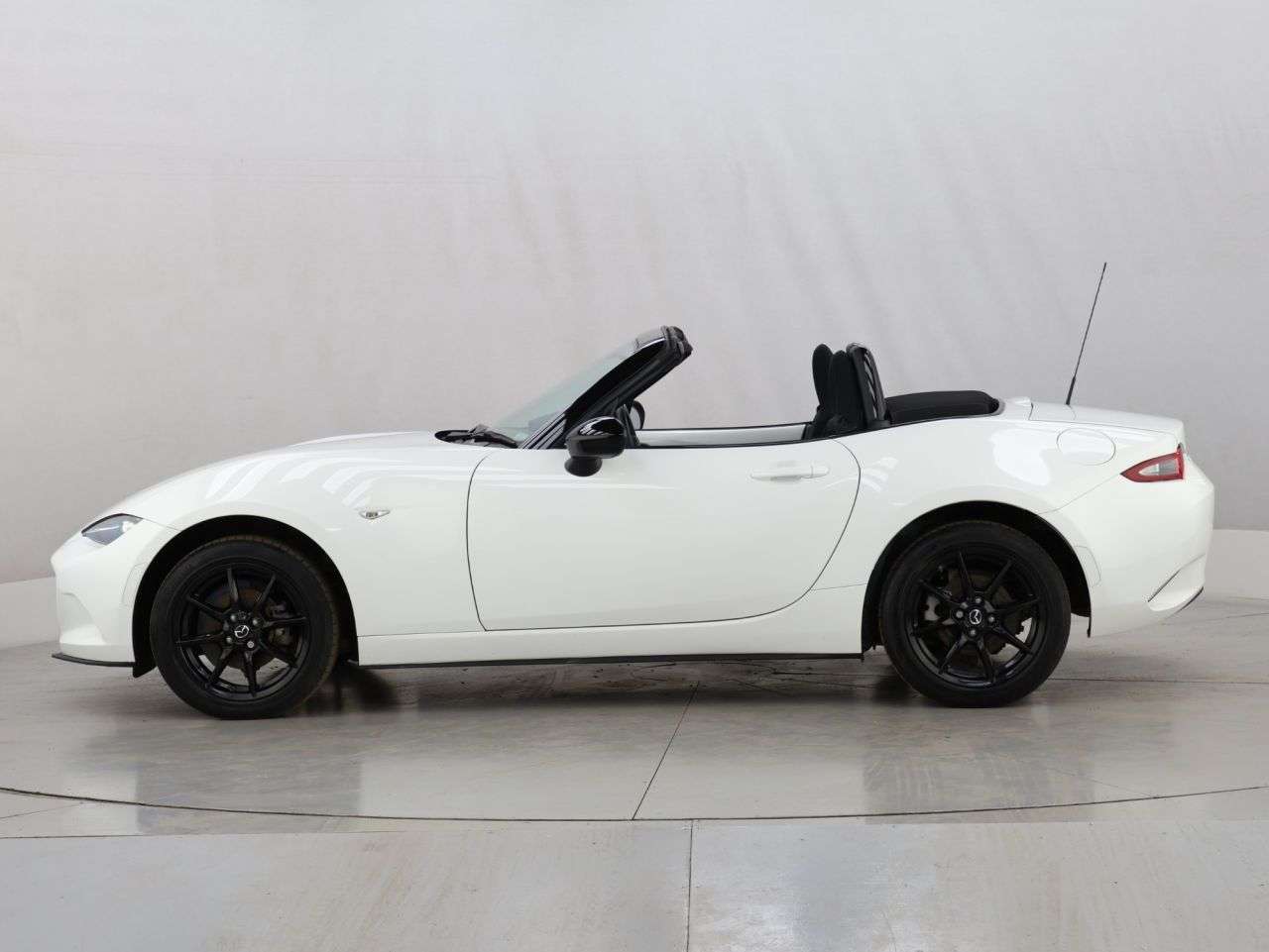 2022 MAZDA MX-5 2022 MAZDA MX-5