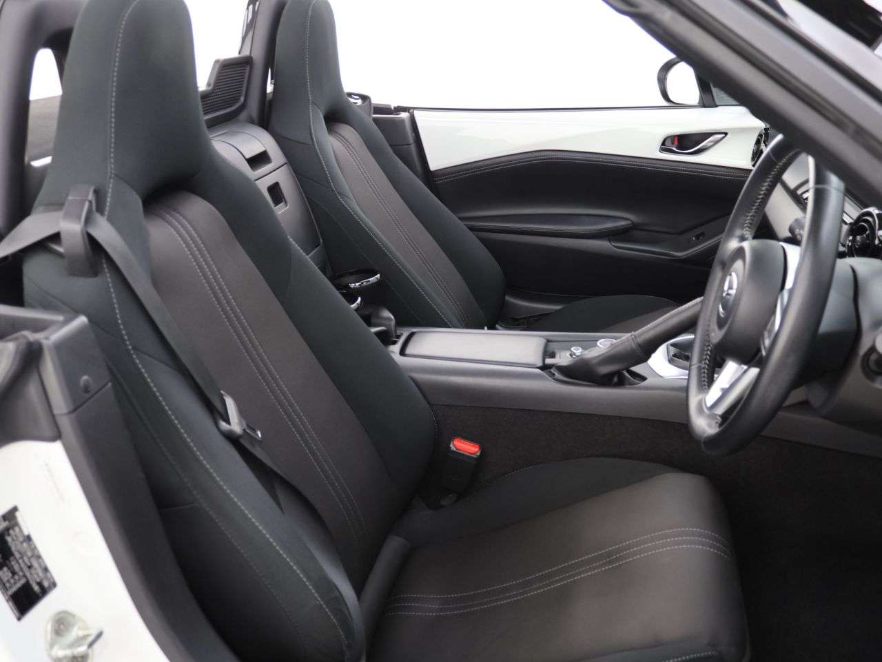 2022 MAZDA MX-5 2022 MAZDA MX-5