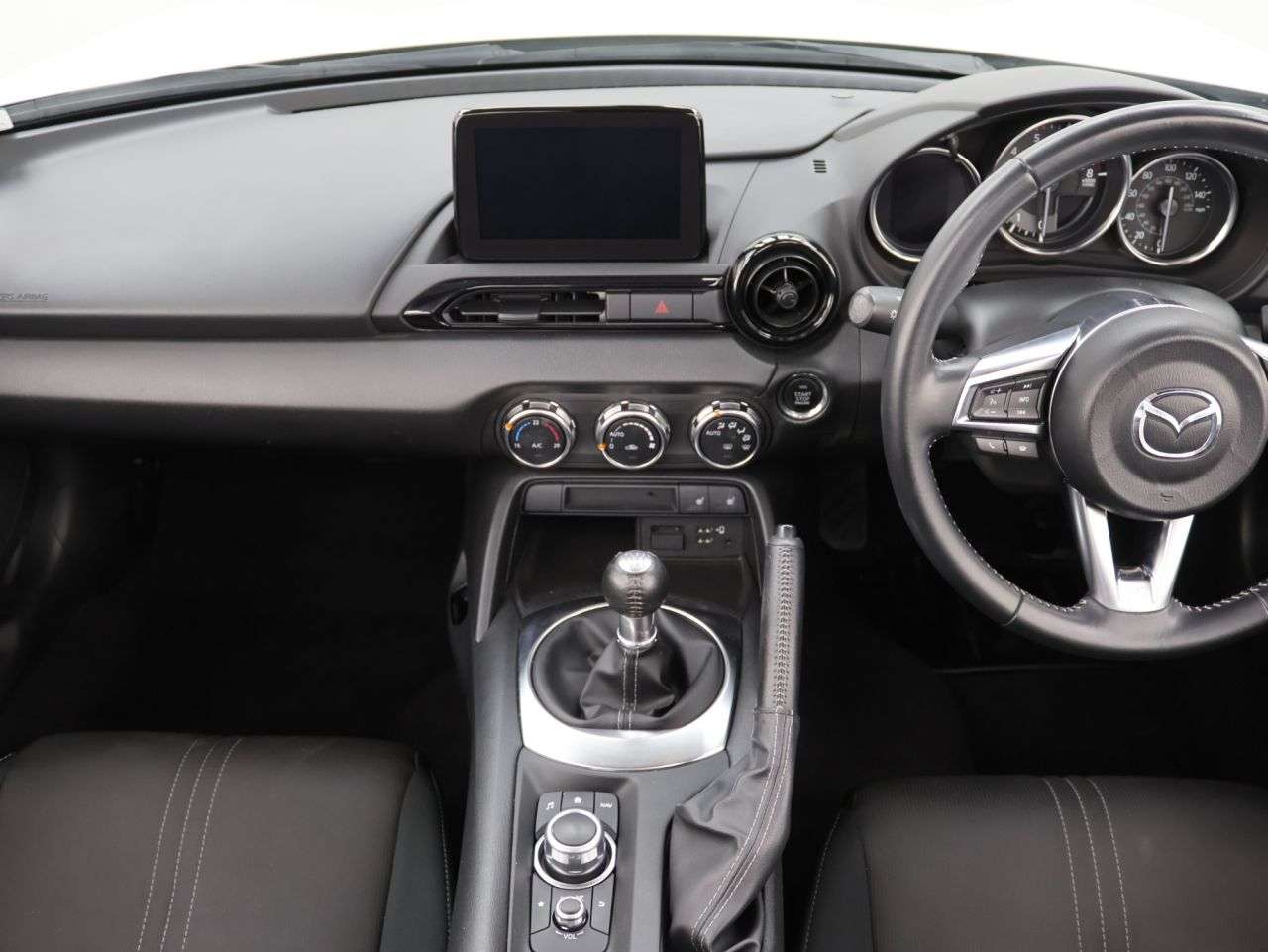 2022 MAZDA MX-5 2022 MAZDA MX-5