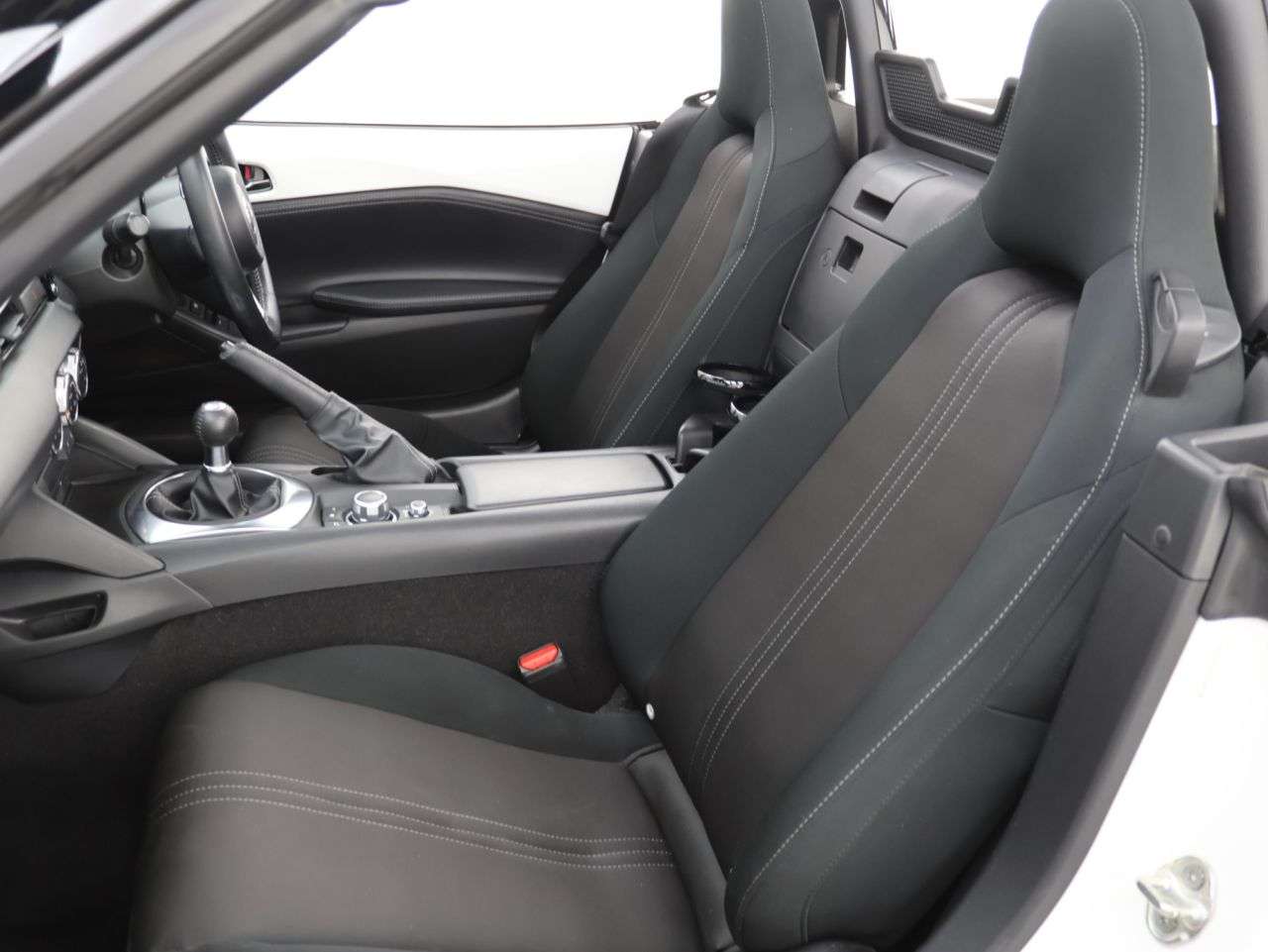 2022 MAZDA MX-5 2022 MAZDA MX-5