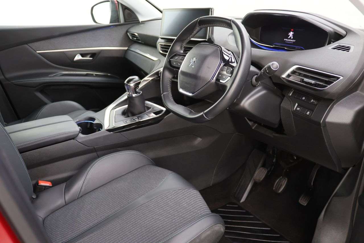 2021 PEUGEOT 5008 2021 PEUGEOT 5008