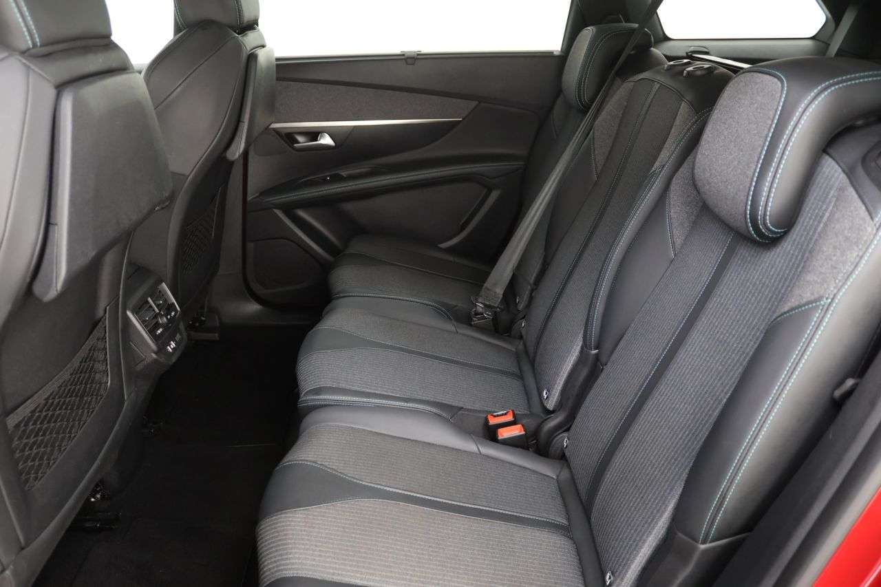 2021 PEUGEOT 5008 2021 PEUGEOT 5008