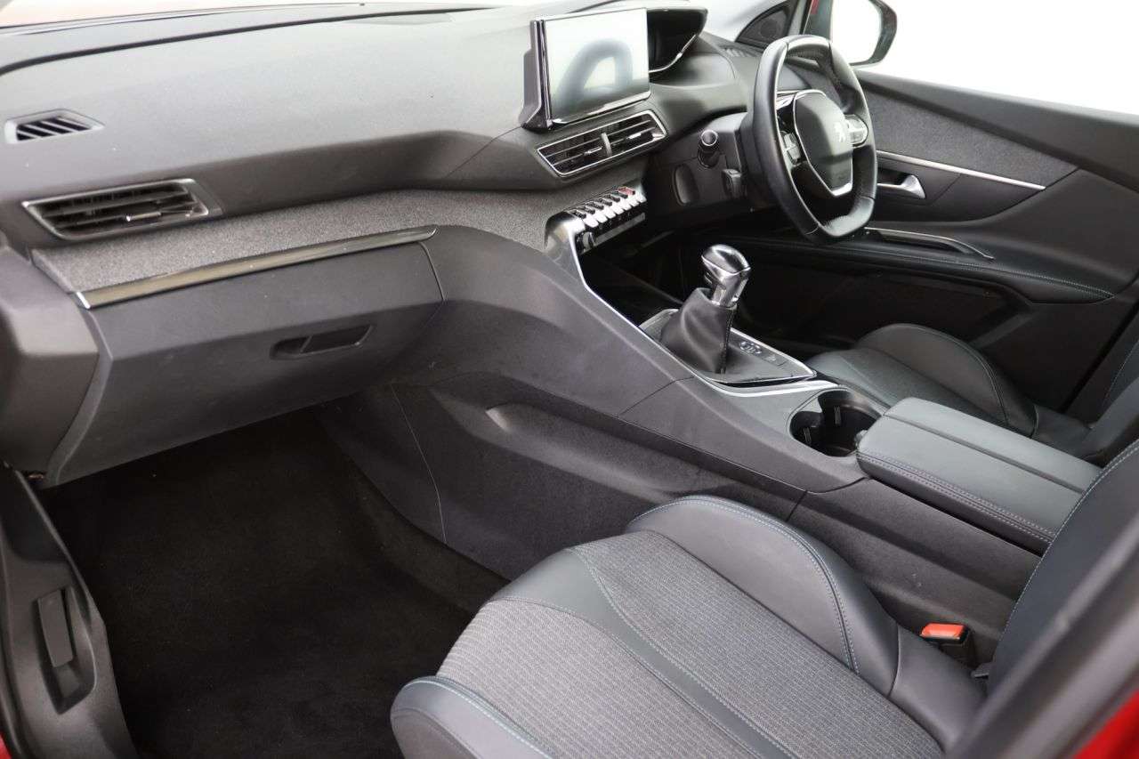 2021 PEUGEOT 5008 2021 PEUGEOT 5008