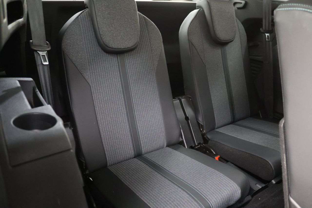 2021 PEUGEOT 5008 2021 PEUGEOT 5008