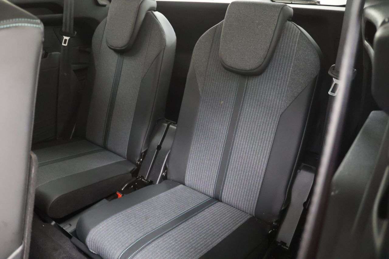 2021 PEUGEOT 5008 2021 PEUGEOT 5008