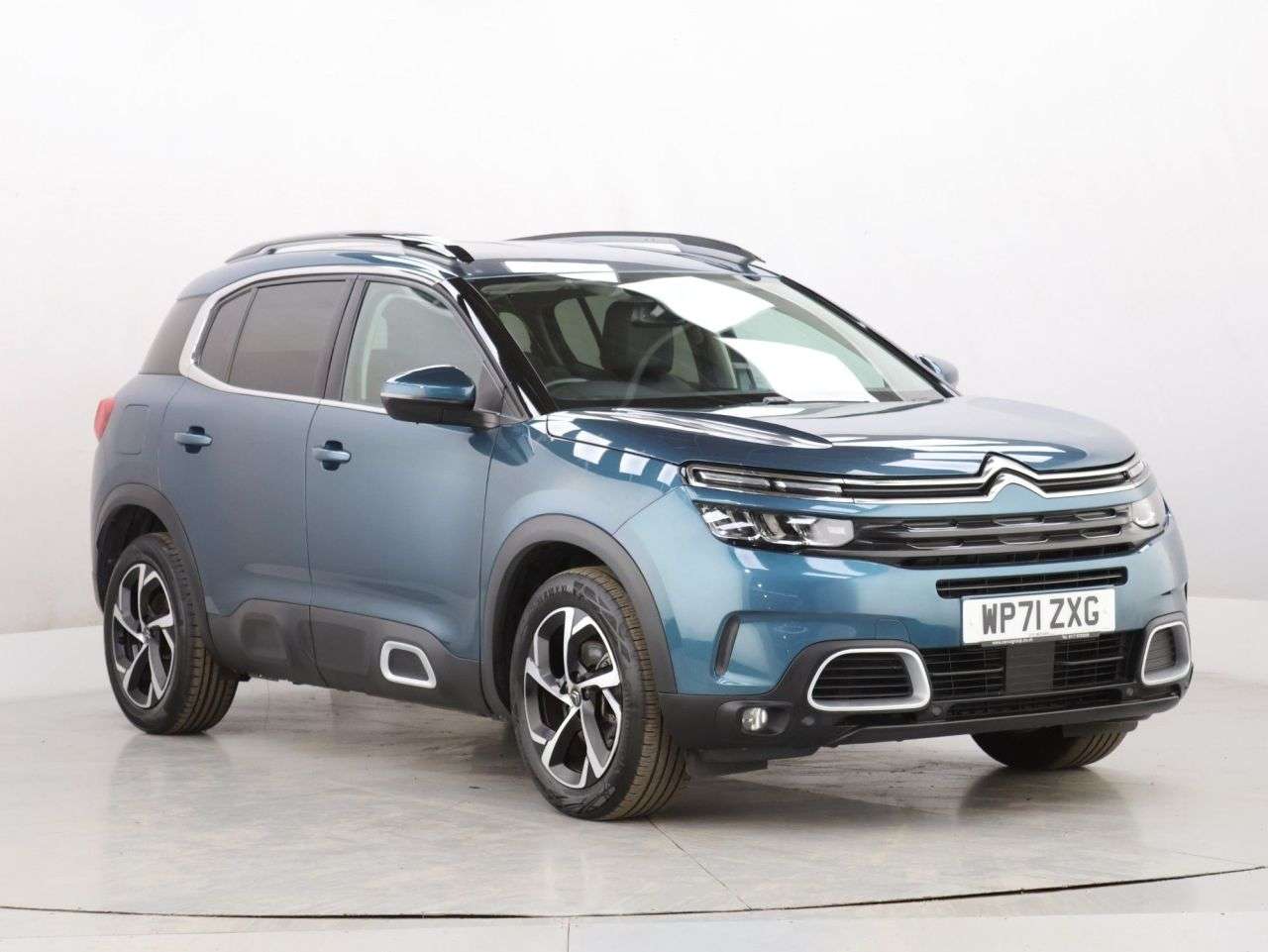 A 2022 CITROEN C5 AIRCROSS 1.2 PureTech Shine SUV 5dr Petrol Manual Euro 6 (s/s) (130 ps) A 2022 CITROEN C5 AIRCROSS 1.2 PureTech Shine SUV 5dr Petrol Manual Euro 6 (s/s) (130 ps)
